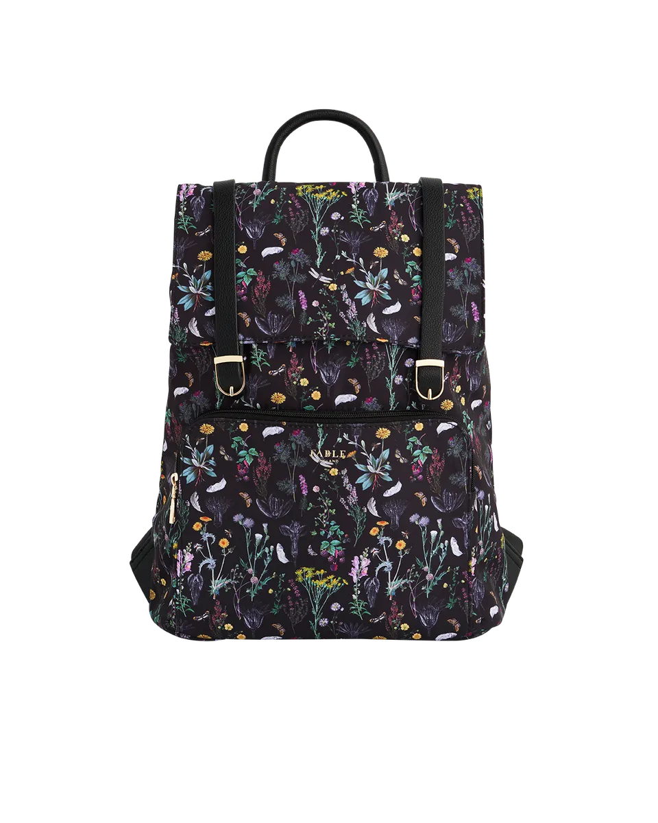 fable-england-wilderness-buckle-rucksack-schwarz-botanik image 1