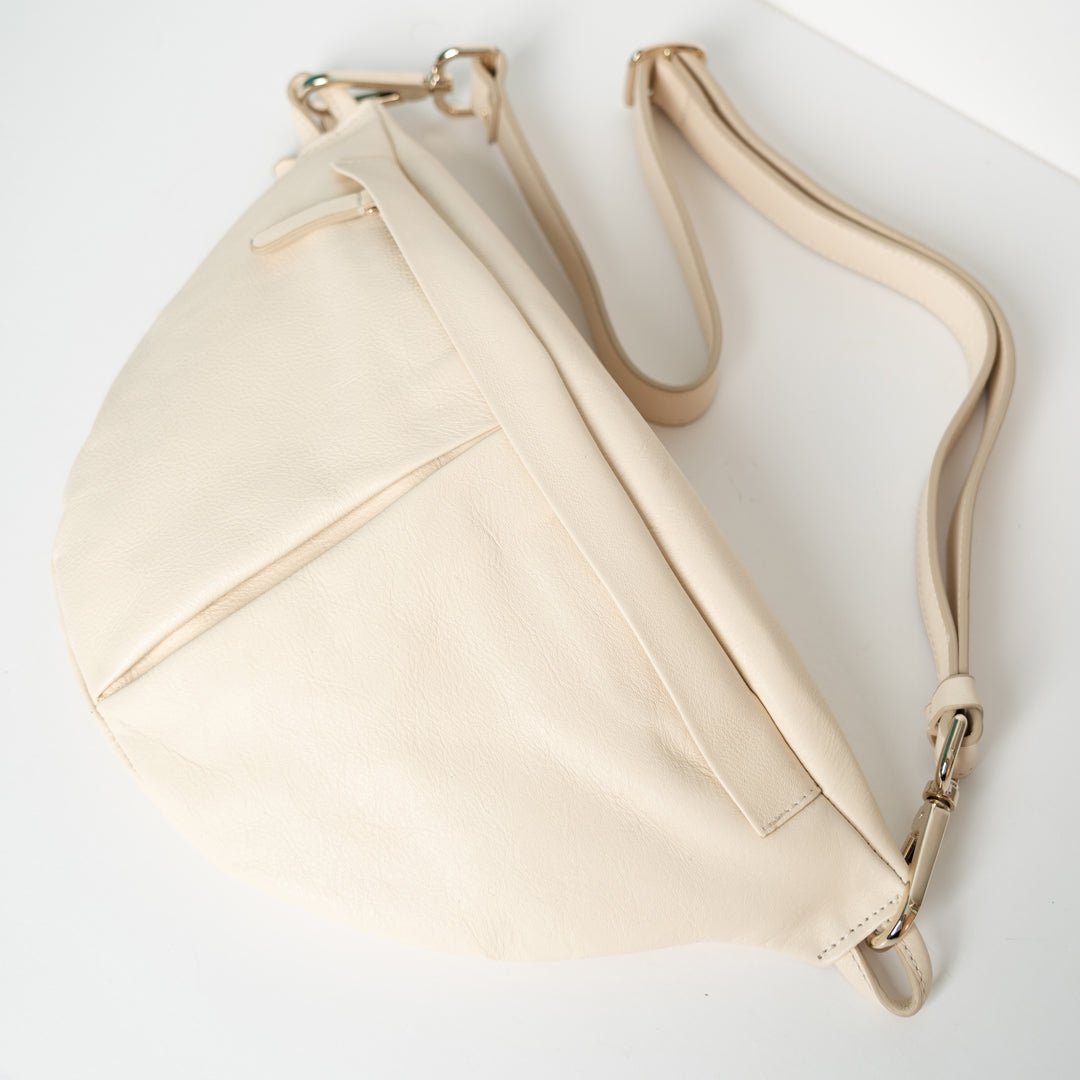 ann-kurz-bum-bag-bauchtasche-nappa-beige-crossbody image 2