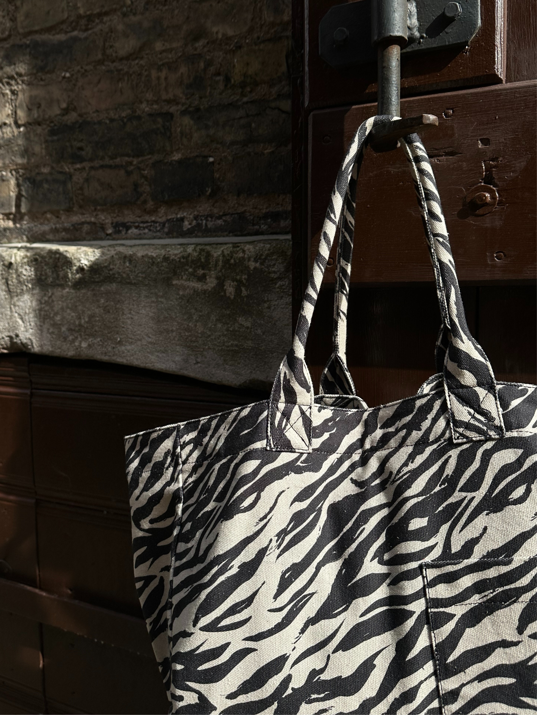 becks-ndergaard-zerona-canvas-camila-tasche-schwarz image 3