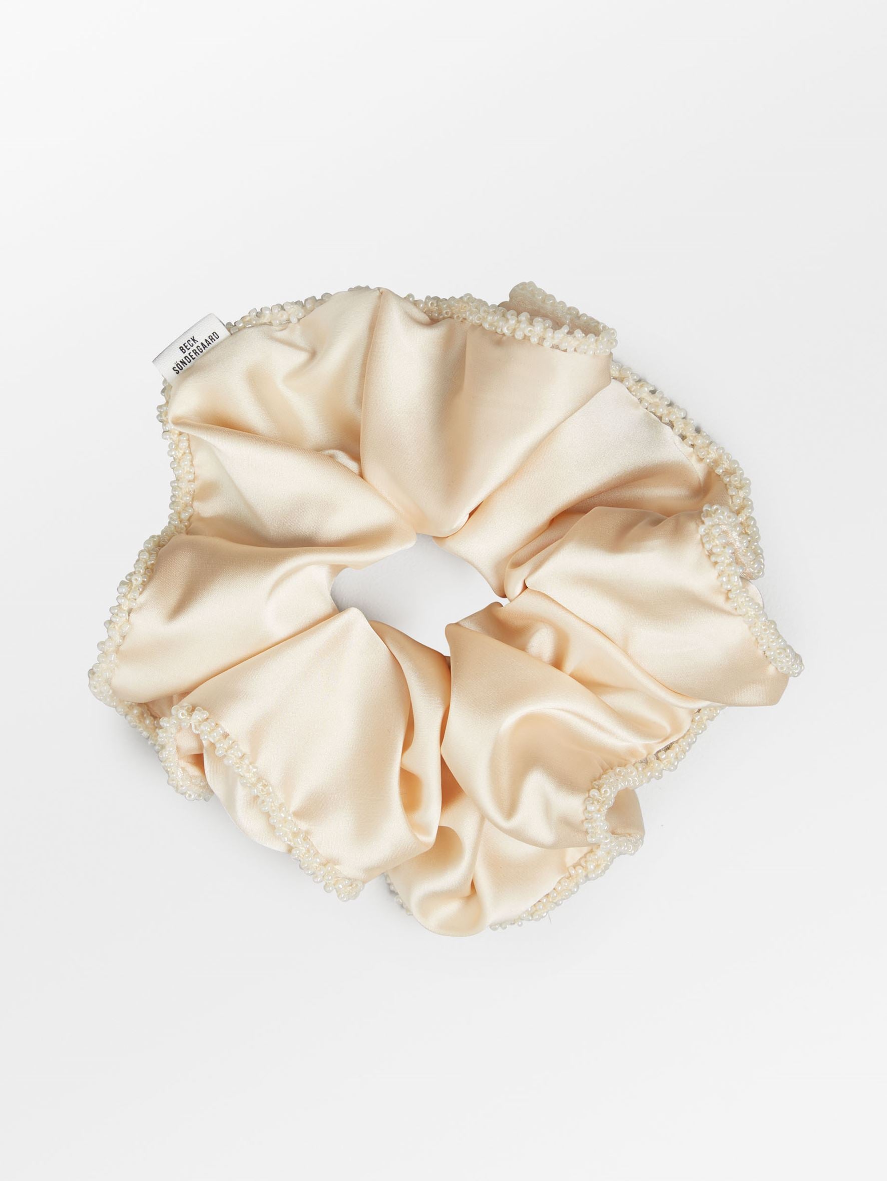 becks-ndergaard-luster-bead-scrunchie-off-white-perlen image 1
