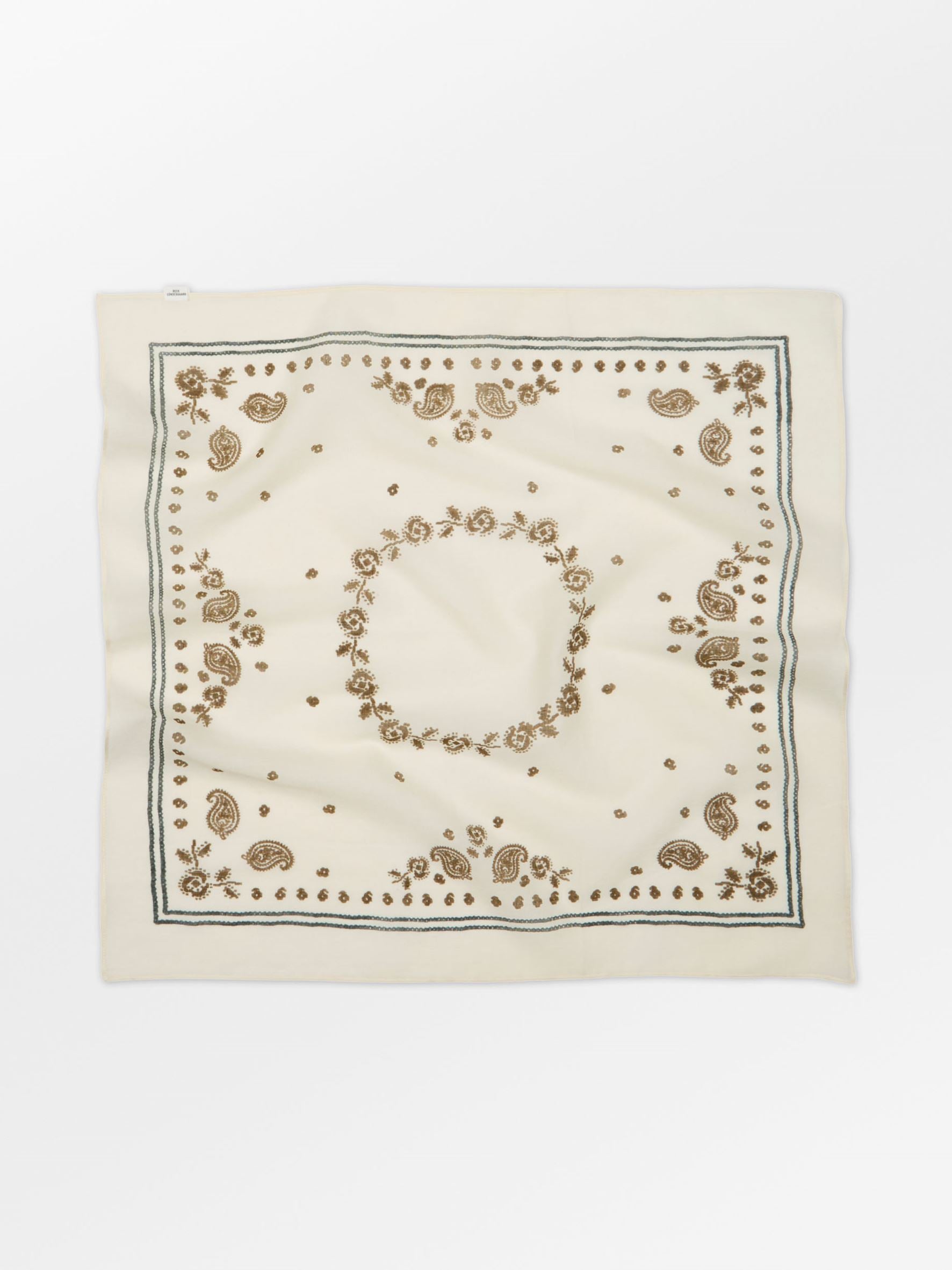 becks-ndergaard-bloom-paisley-tuch-birch-white-55x55 image 1
