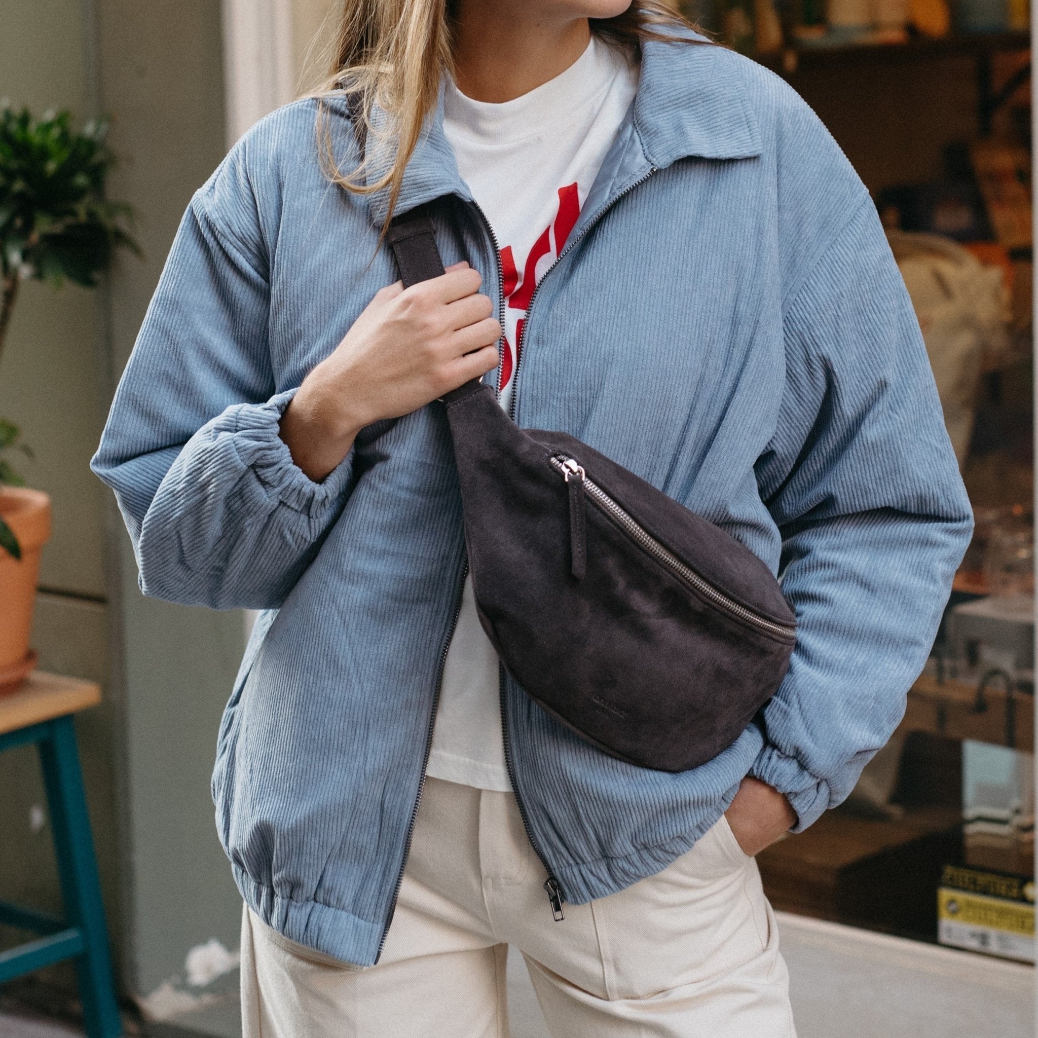 ann-kurz-fanny-pack-large-bauchtasche-nappa-schwarz image 2