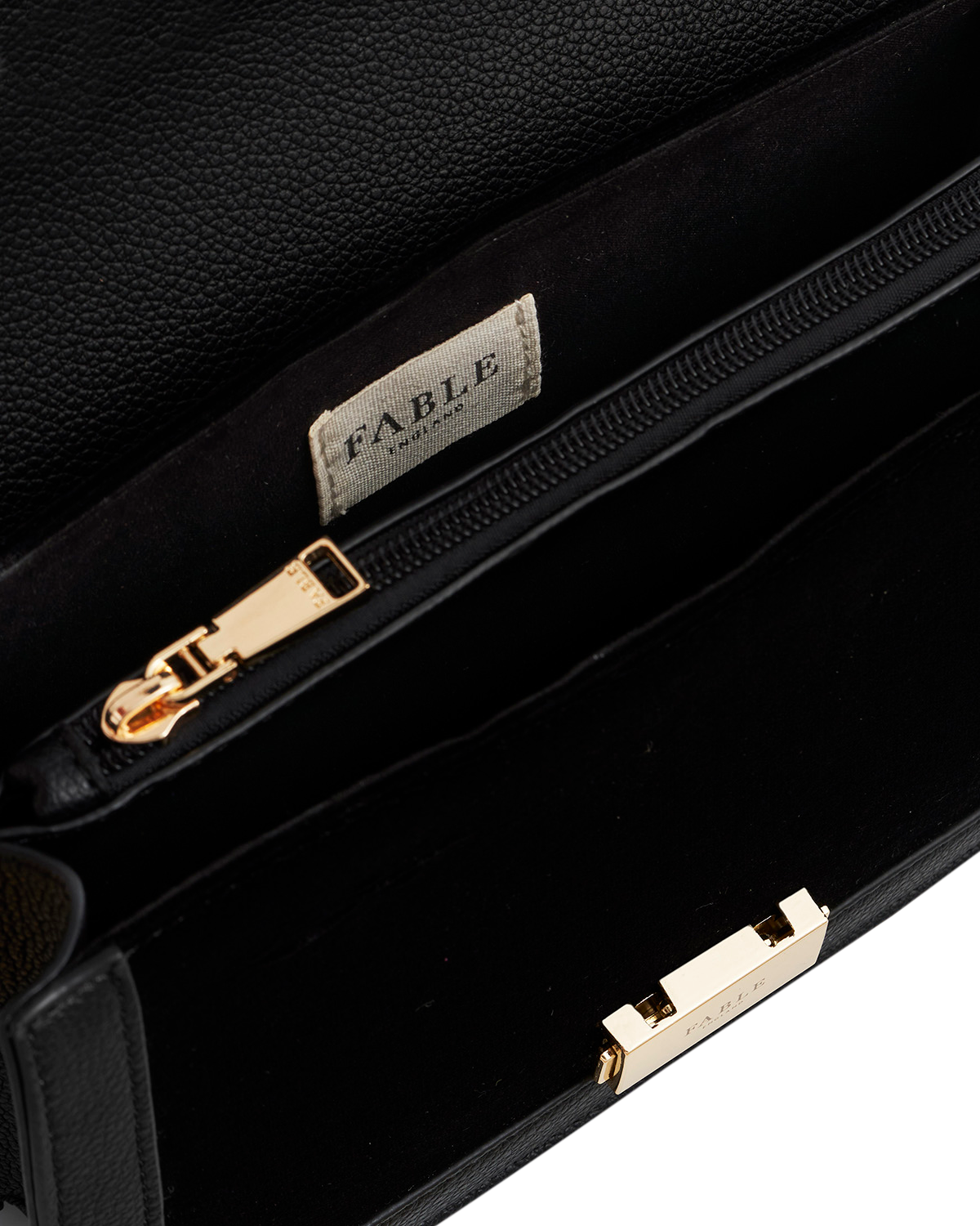 fable-england-botanical-foldover-tasche-schwarz-bestickt image 7