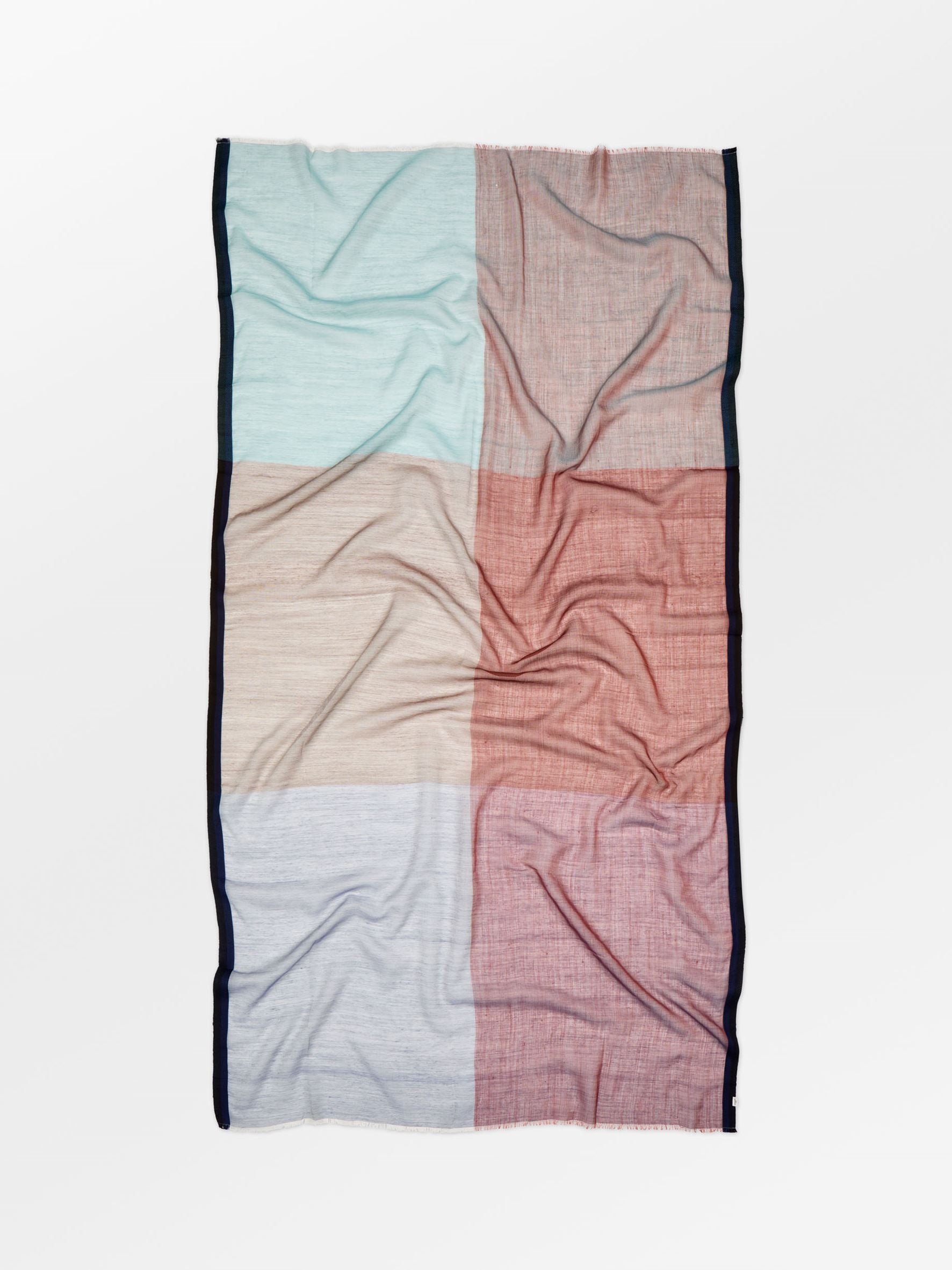 becks-ndergaard-kikko-woo-schal-lila-wolle-100x200 image 1