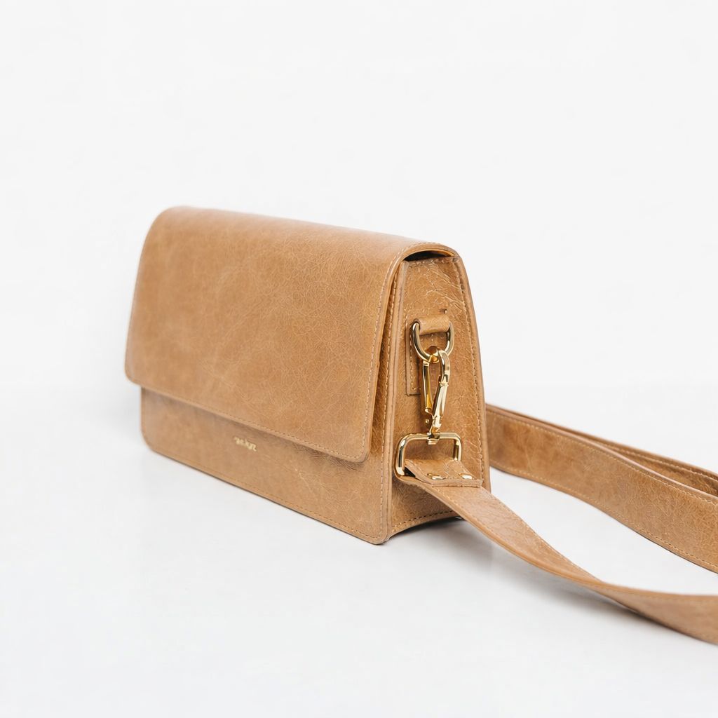 ann-kurz-perfect-square-umh-ngetasche-lack-taupe image 2