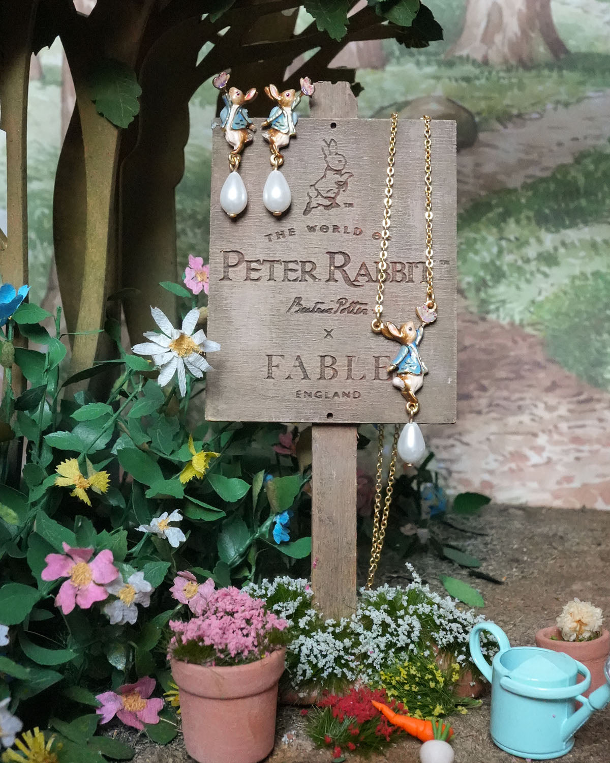 fable-england-peter-rabbit-butterfly-pearl-ohrringe-gold image 4