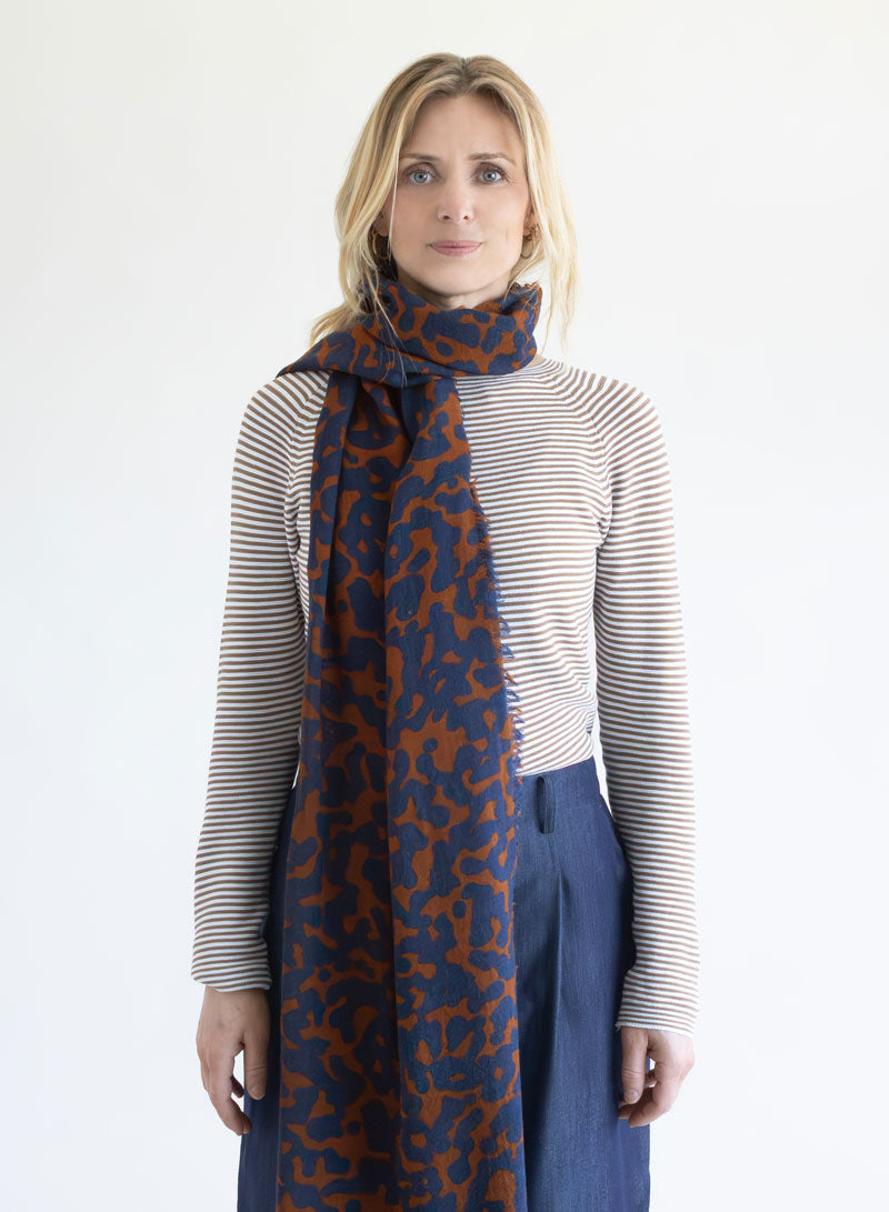 djian-edda-schal-merinowolle-stripes-blau-braun image 1