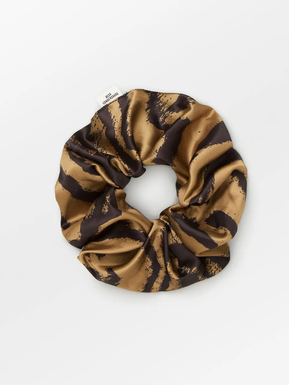 becks-ndergaard-tigarea-luster-scrunchie-braun image 1