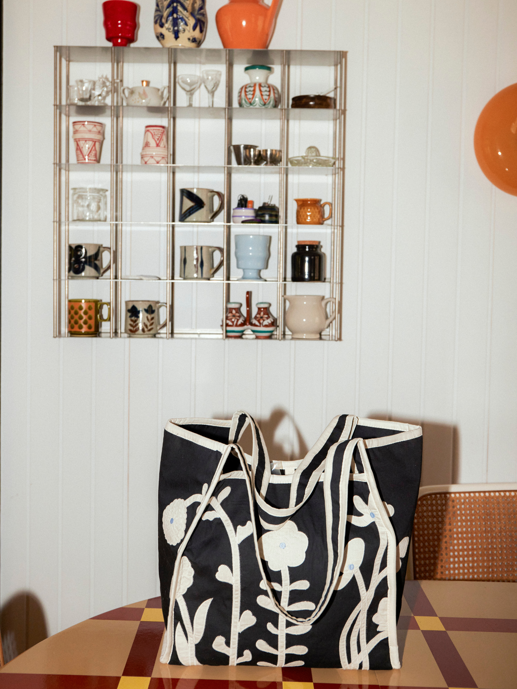 becks-ndergaard-guafiore-laurel-tote-tasche-schwarz-34x30 image 3