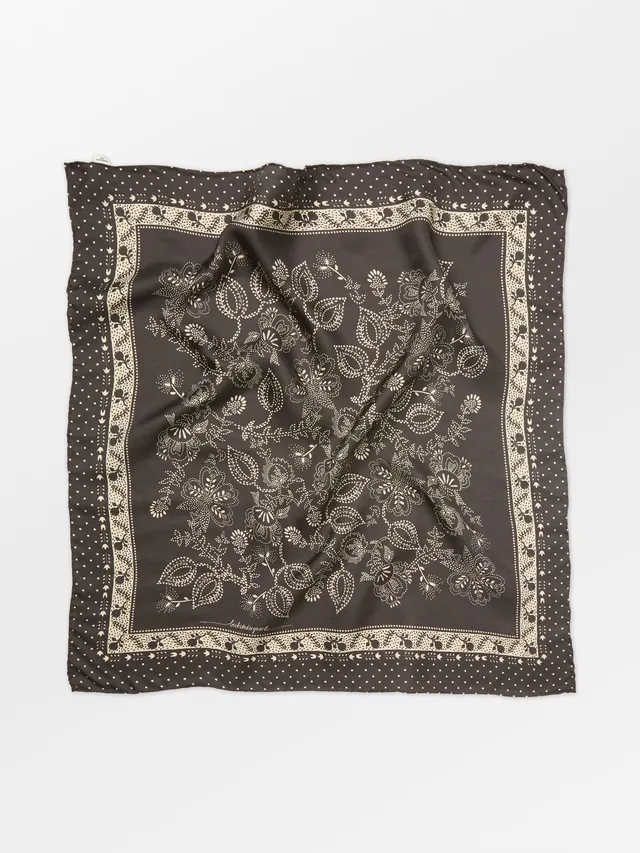 becks-ndergaard-dotted-flora-sia-seidentuch-braun-65x65 image 1