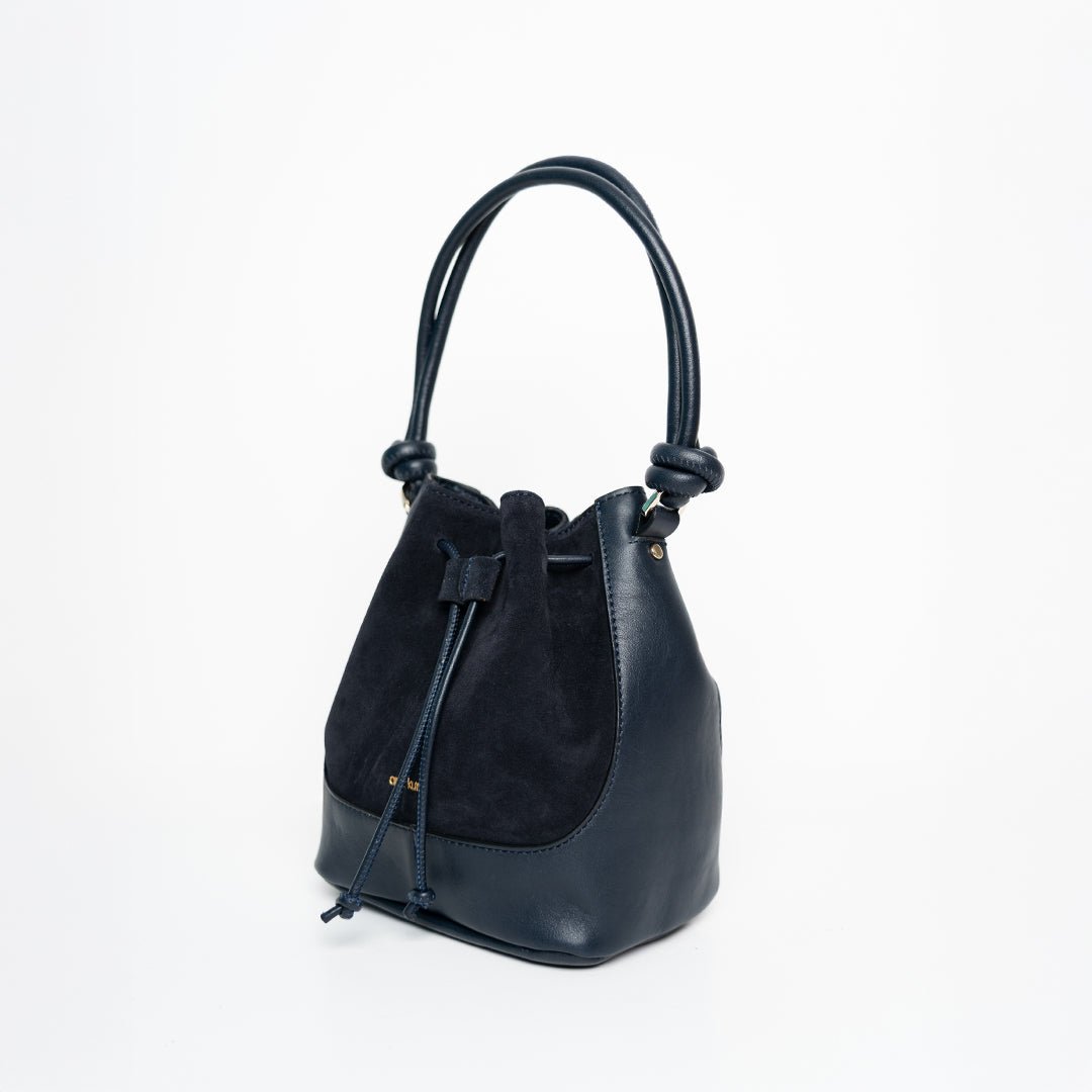 ann-kurz-mini-saku-beuteltasche-suede-mix-navy-mit-riemen image 4