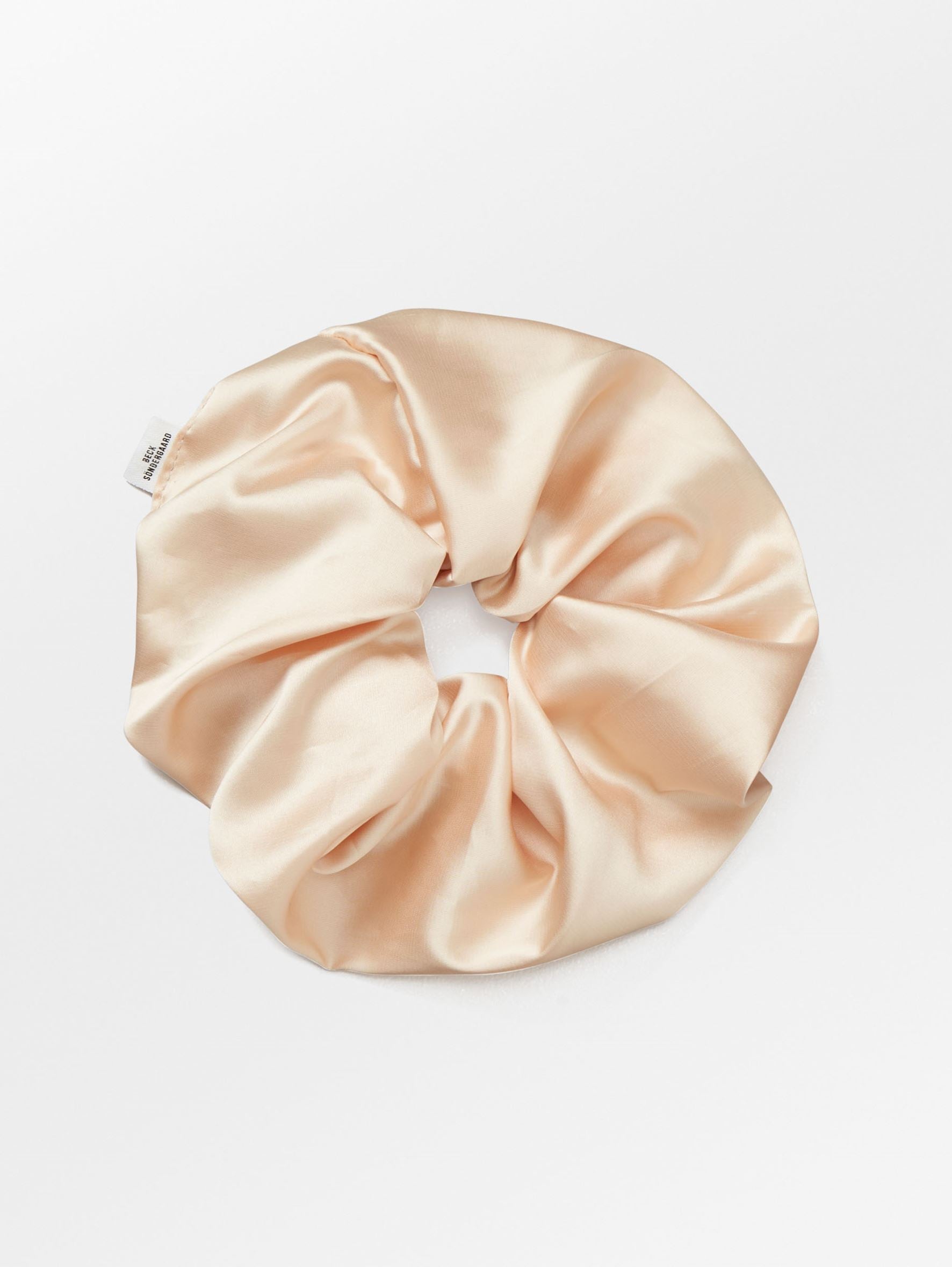 becks-ndergaard-luster-scrunchie-haargummi-marzipan image 1