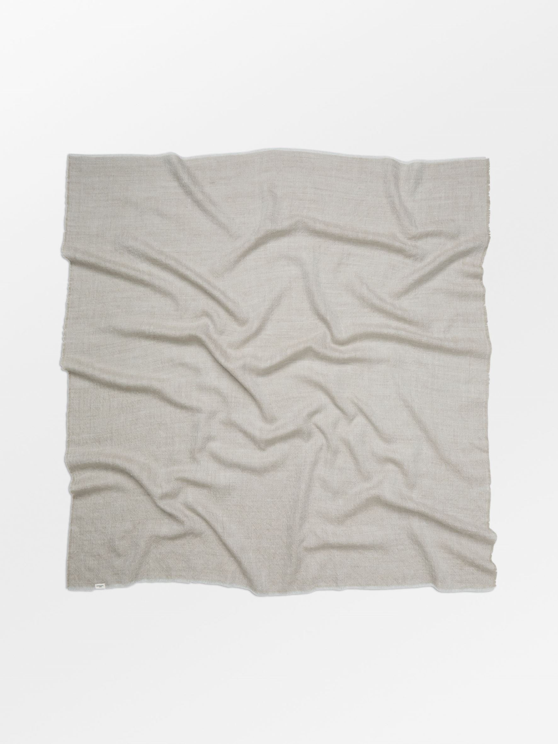 becks-ndergaard-cashma-big-schal-light-grey-90x90-kaschmir image 1