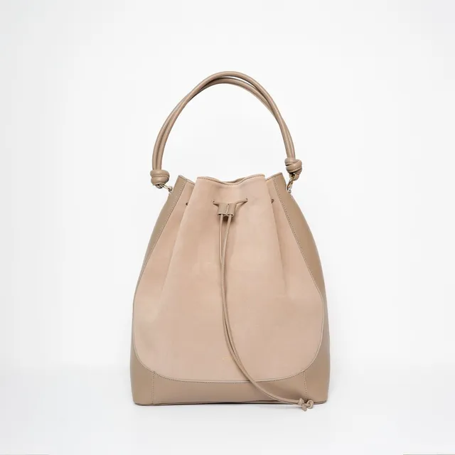 ann-kurz-tall-saku-beuteltasche-suede-caramelo image 1