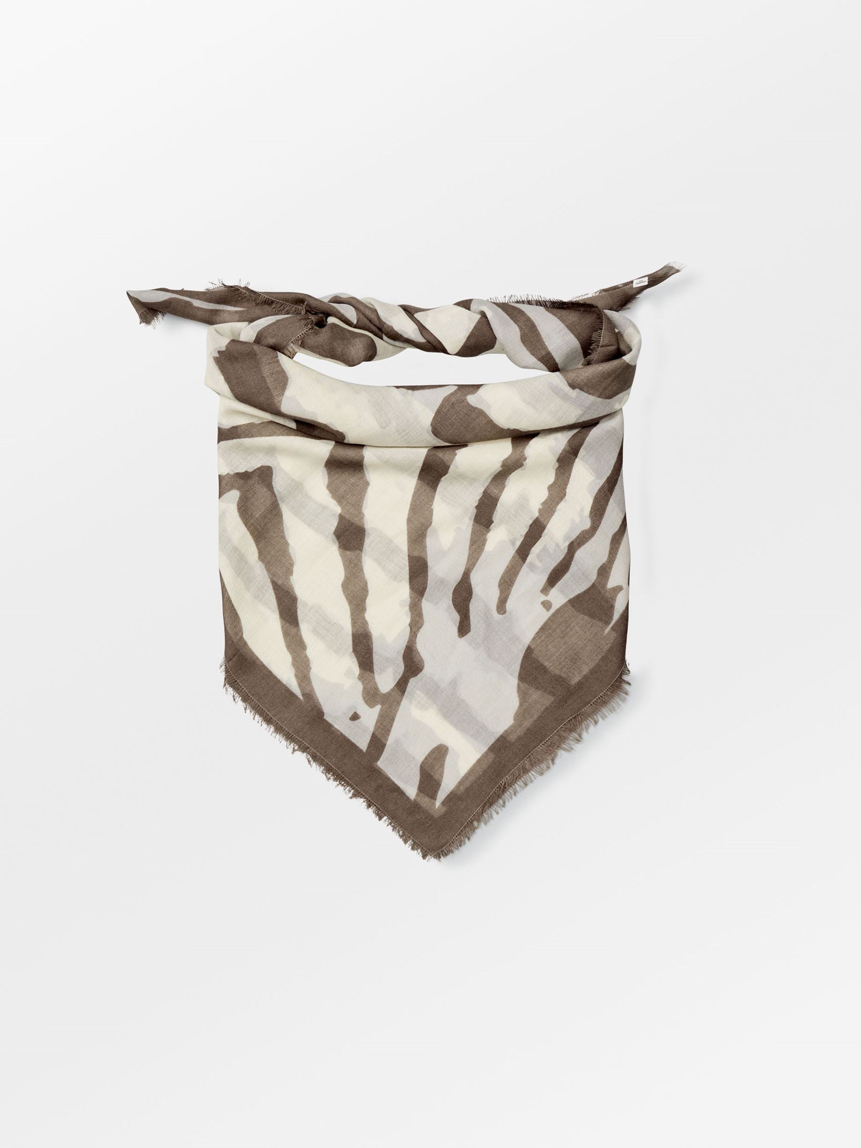 becks-ndergaard-grafina-siw-tuch-110x110-pine-bark-wolle-seide image 2