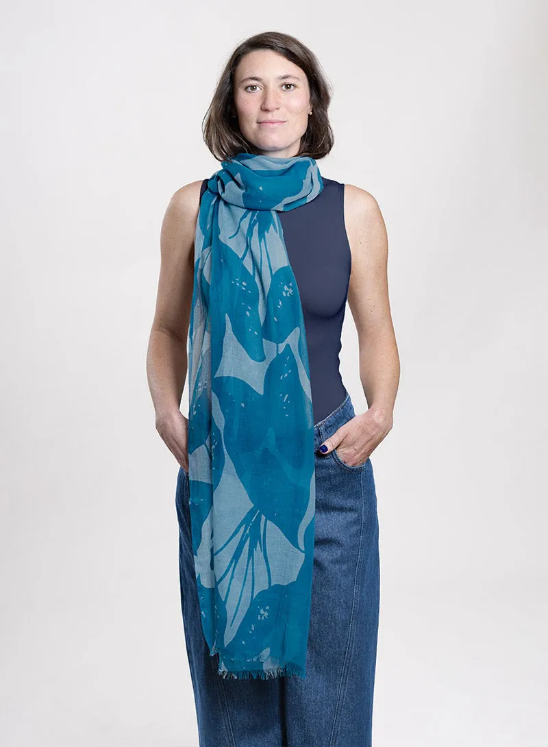 djian-fay-schal-aus-baumwolle-floral-blau-70x190-cm image 1