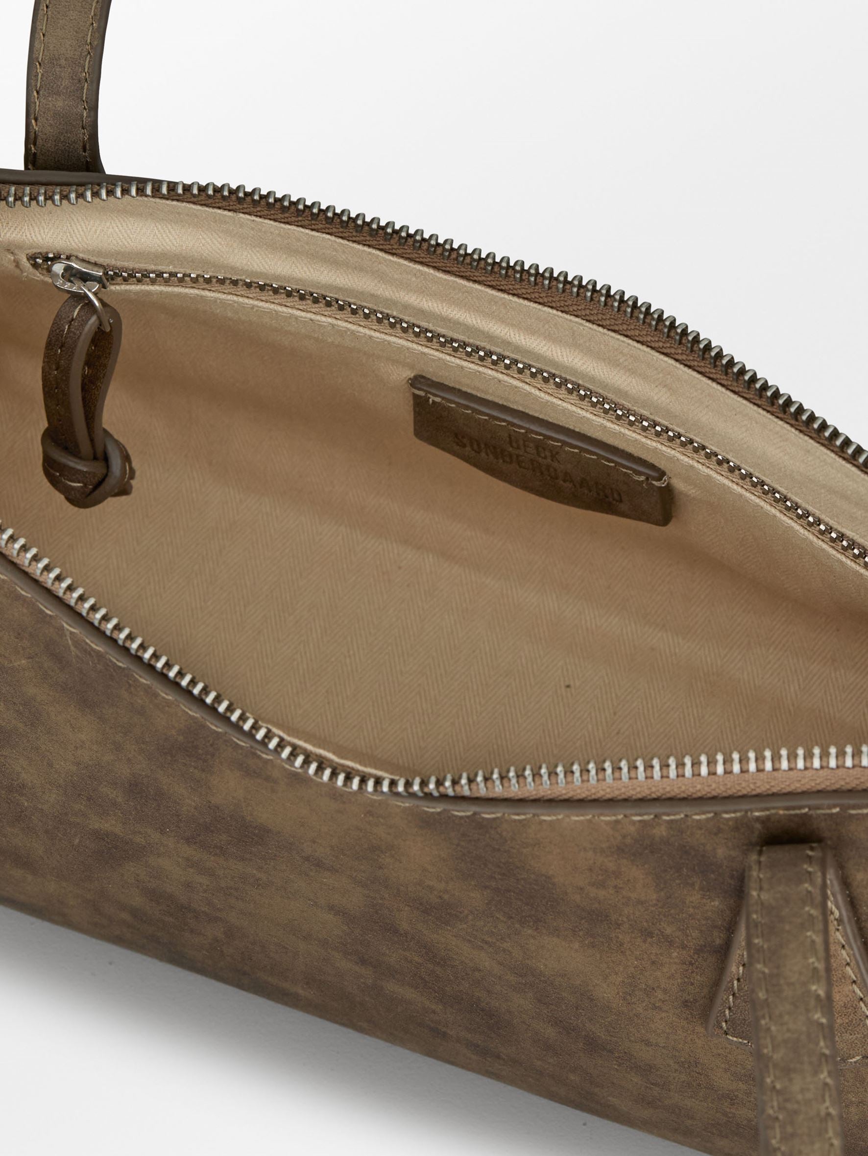 becks-ndergaard-babette-leder-handtasche-hot-fudge-brown image 3