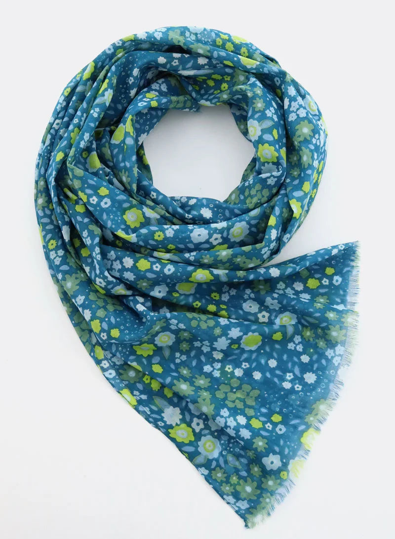 djian-clara-schal-bio-baumwolle-blau-floral-70x200 image 2
