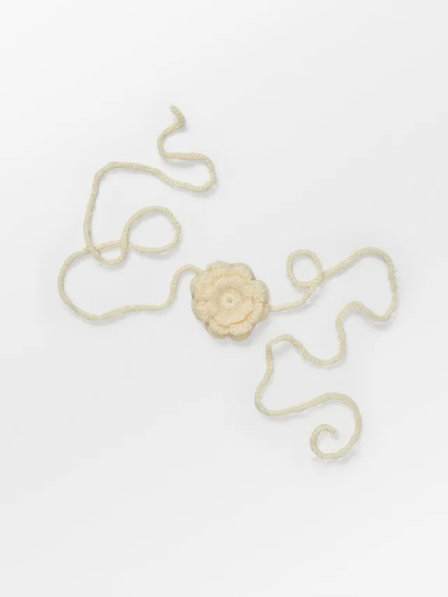 becks-ndergaard-buttercup-choker-kette-wei image 1