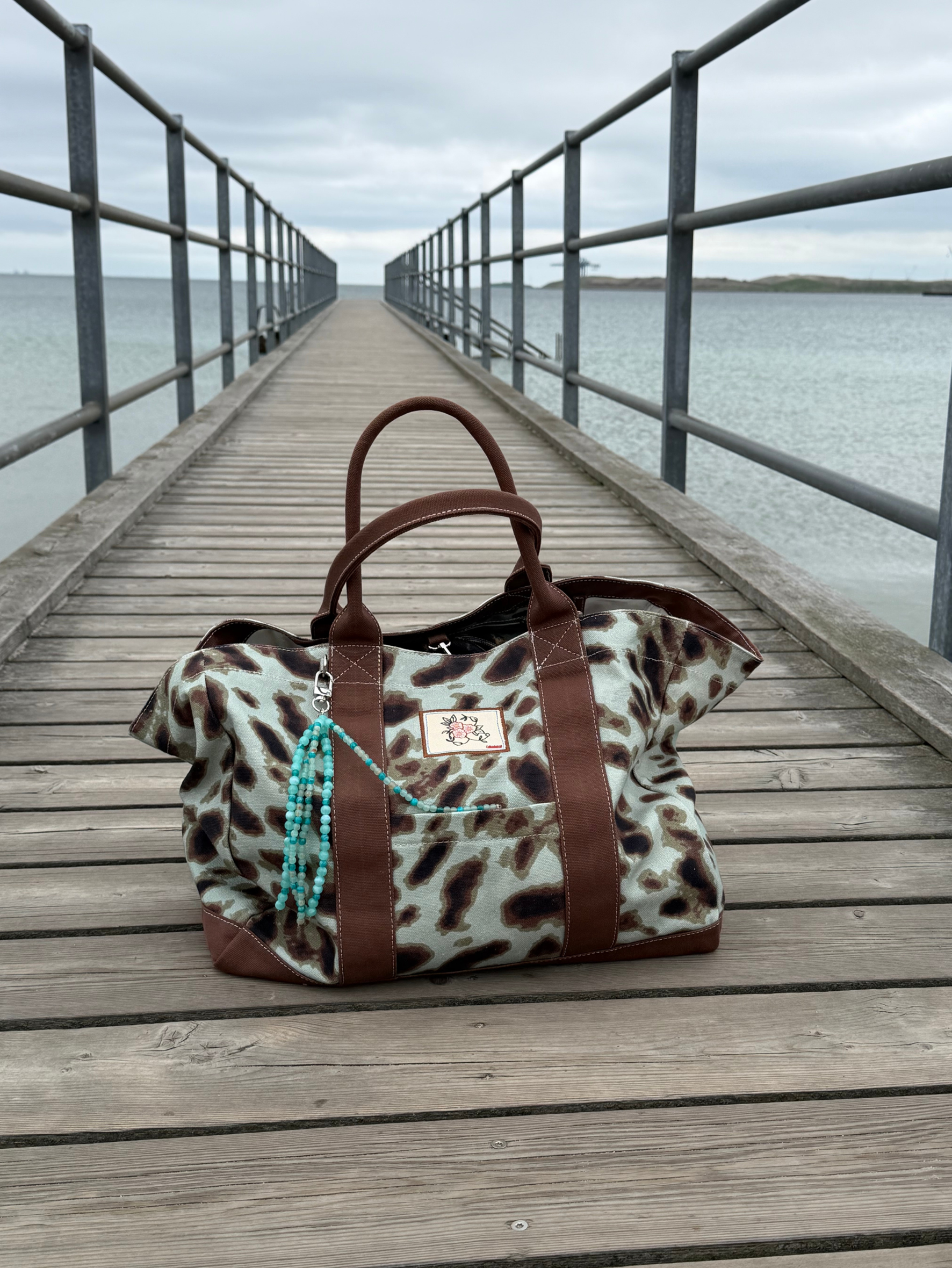 becks-ndergaard-leola-canvas-camila-tasche-aqua-gray-leo image 1