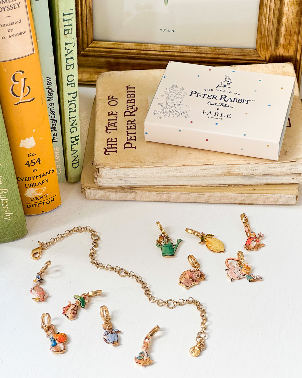 fable-england-x-peter-rabbit-charm-zitrone-gold image 5