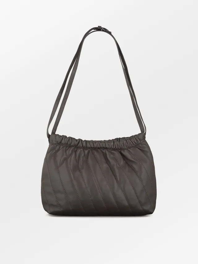 becks-ndergaard-quilla-gina-tasche-chocolate-torte-leder image 1