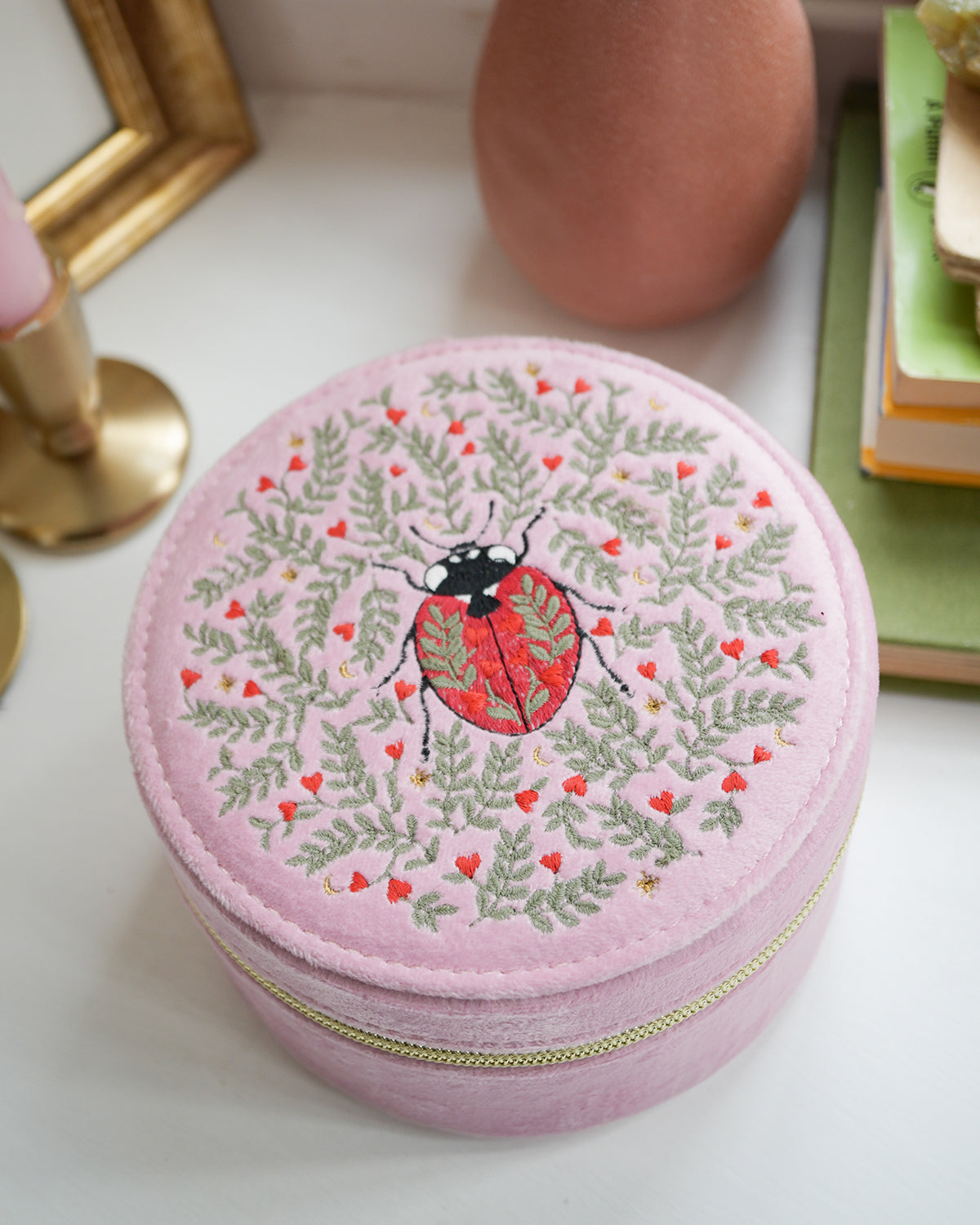 fable-england-ladybird-schmuckk-stchen-rosa-samt image 3