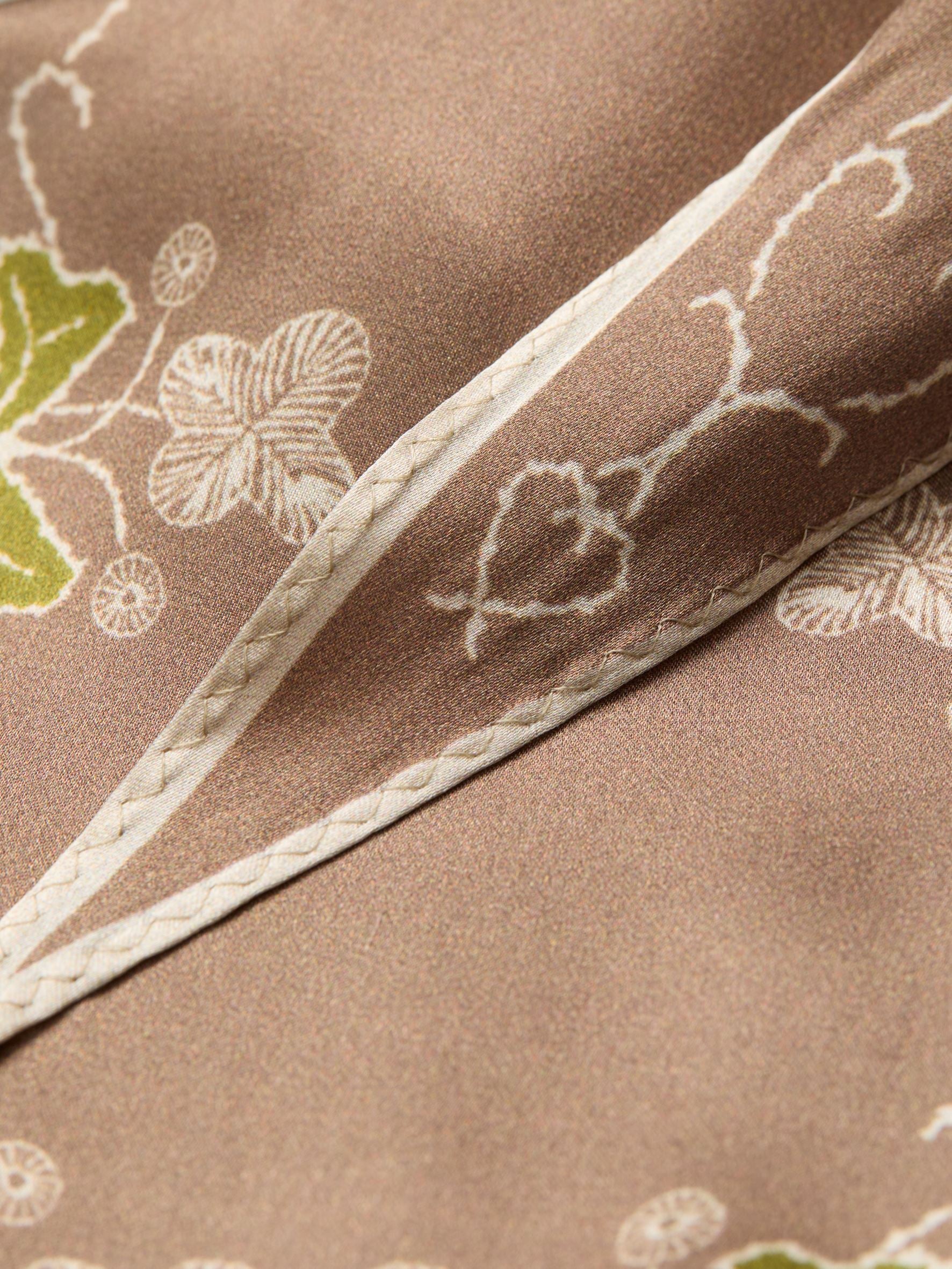 becks-ndergaard-brodaria-diamond-scarf-seidenschal-blumen image 3