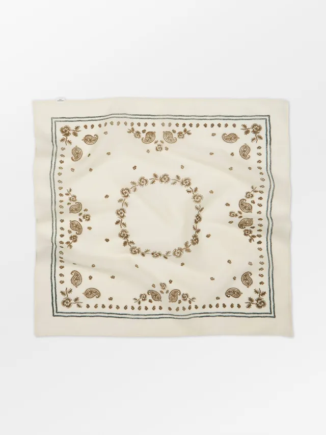 becks-ndergaard-bloom-paisley-tuch-birch-white-55x55 image 1