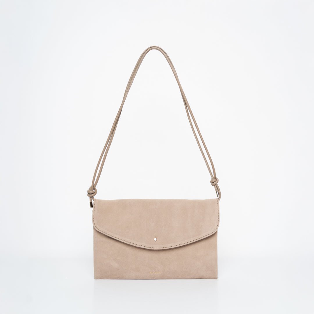 ann-kurz-cute-clutch-umh-ngetasche-wildleder-karamell image 1