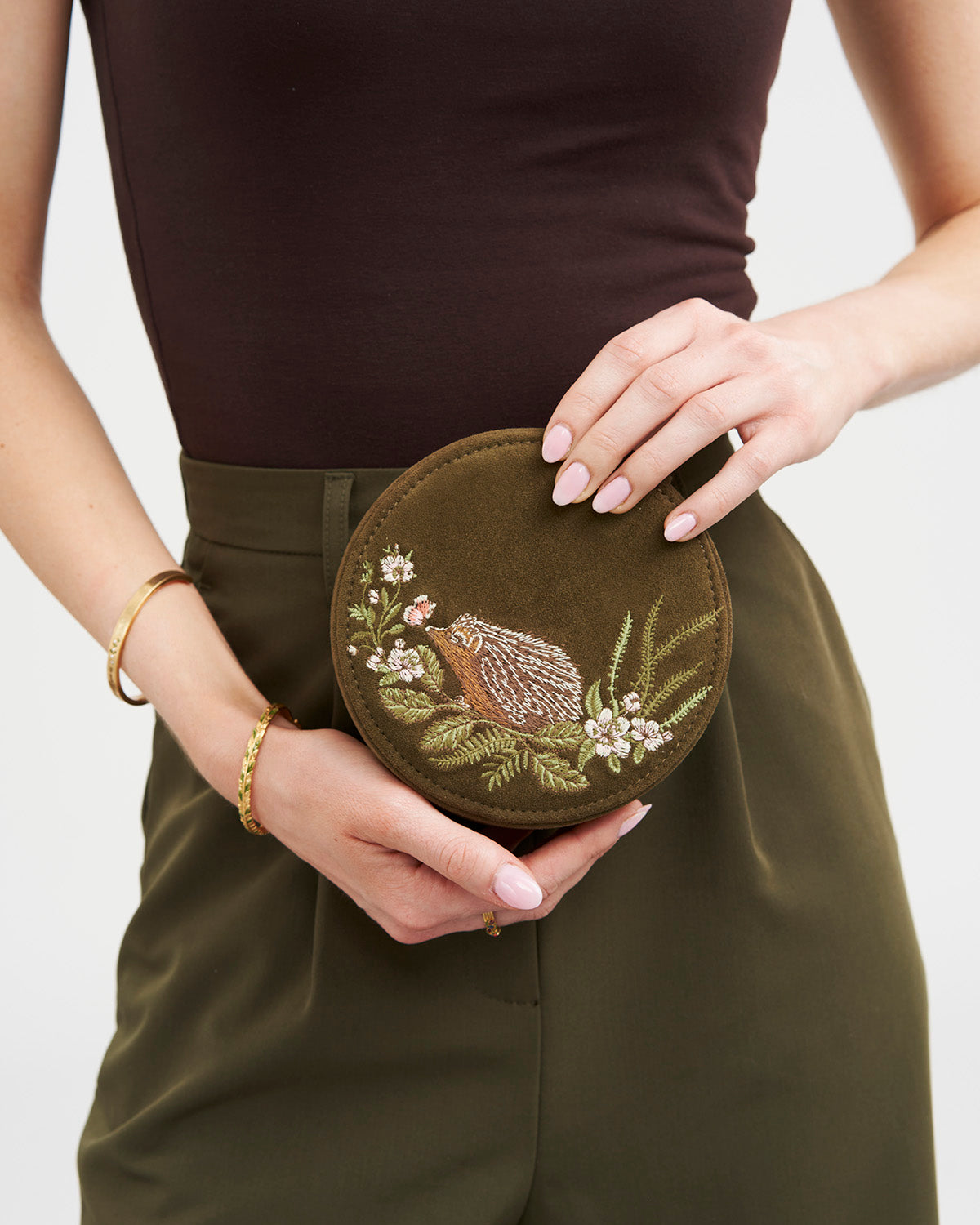 fable-england-hedgehog-schmuckk-stchen-rund-khaki-igel image 2