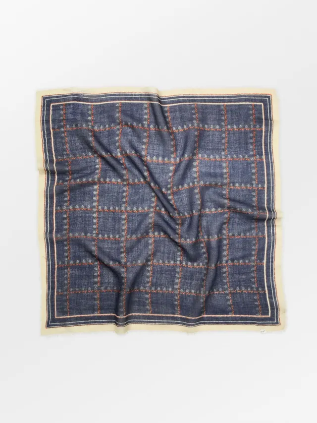 becks-ndergaard-brombeere-wica-schal-kariert-blau-nights image 1