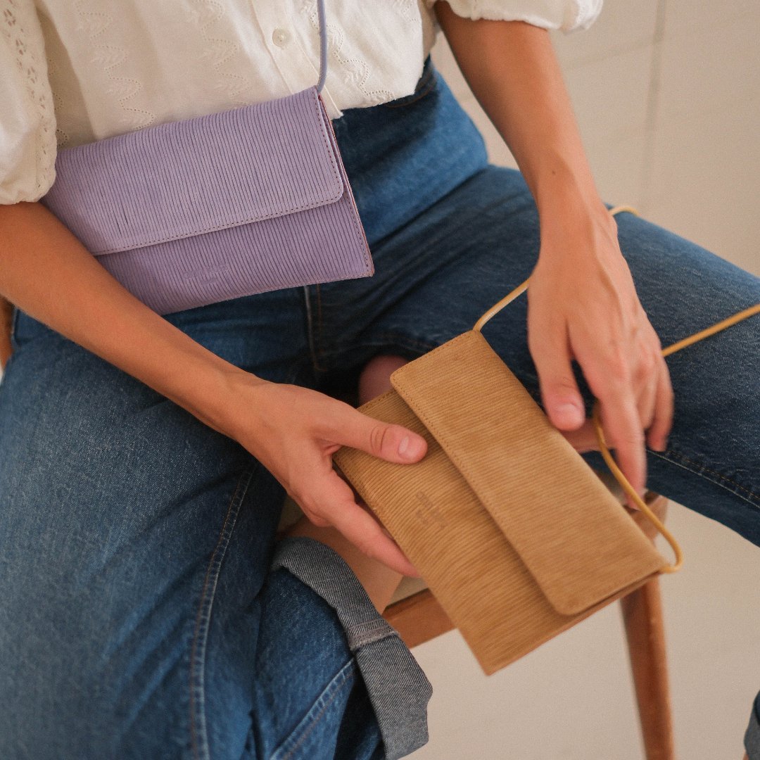 ann-kurz-mini-thin-clutch-ruffle-leder-cuoio image 2
