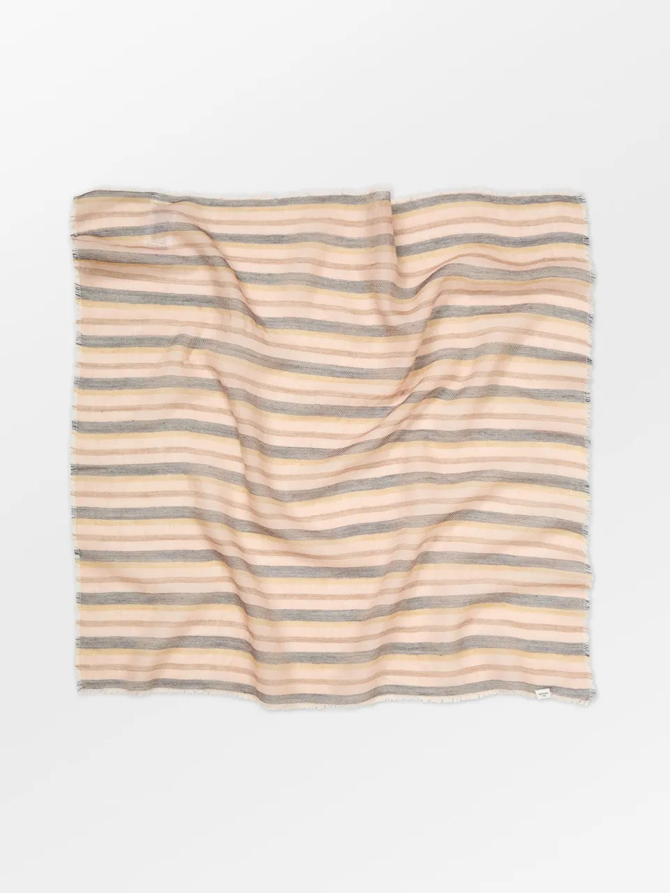 becks-ndergaard-scarves-mallie-wica-schal-rosa-wolle-65x65 image 1