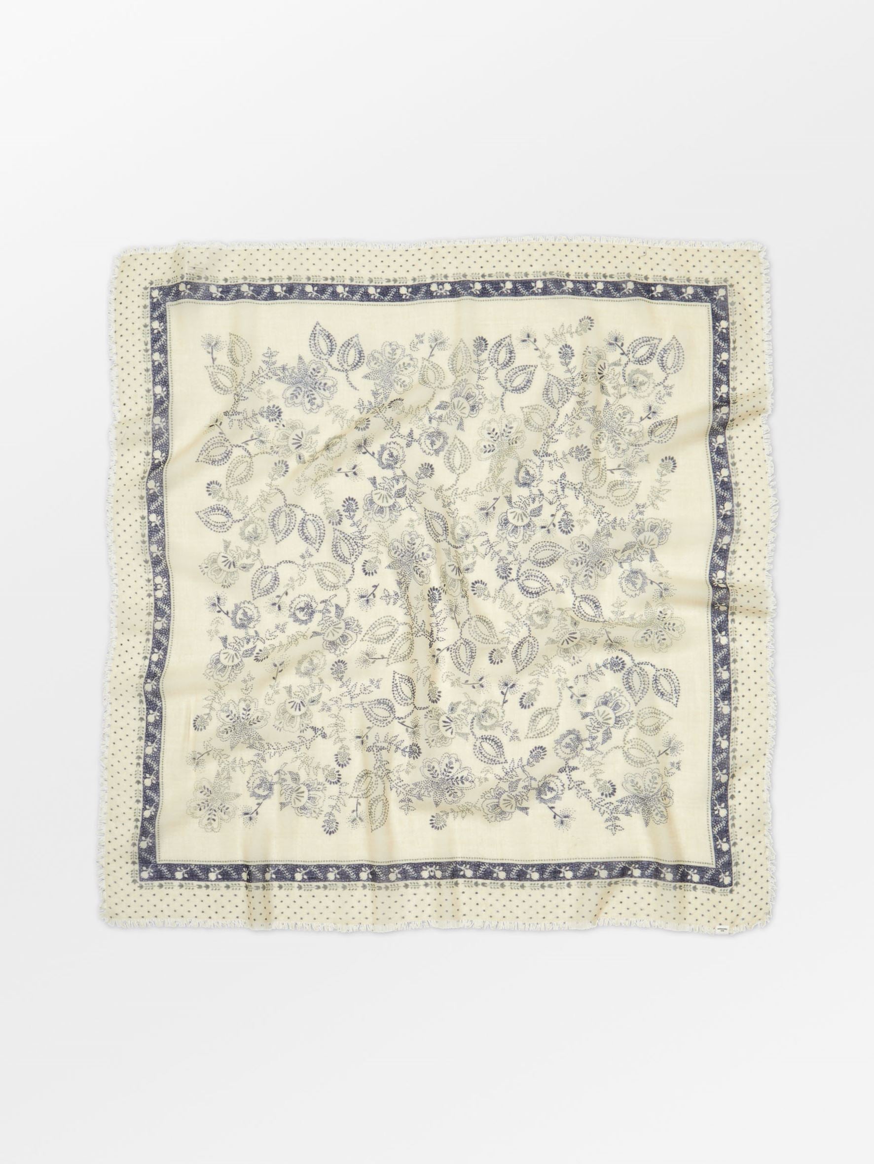 becks-ndergaard-scarves-dotted-flora-woo-schal-birch-white-wolle-90x90 image 1