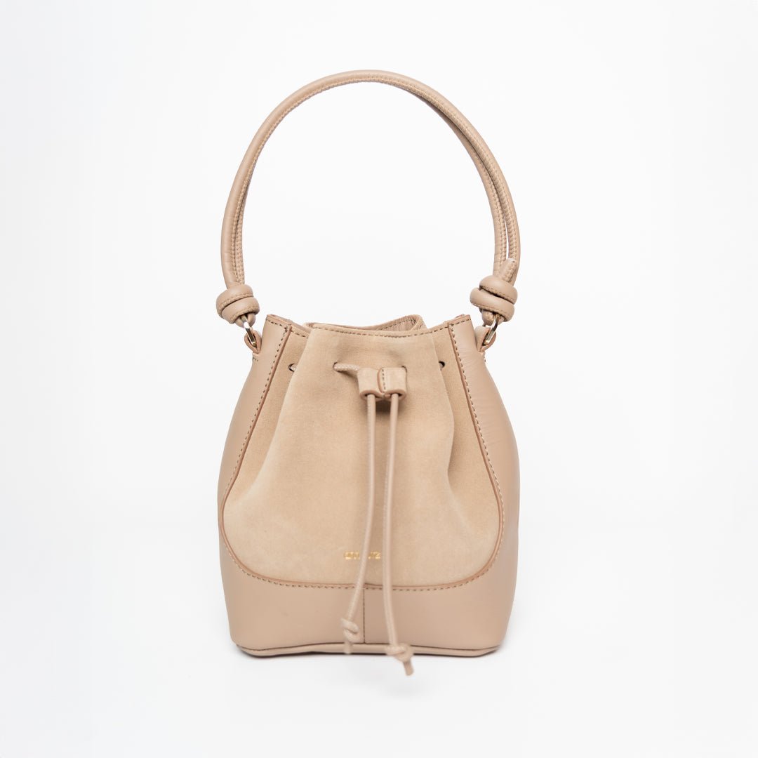 ann-kurz-mini-saku-beuteltasche-suede-caramelo-bucket-bag image 4