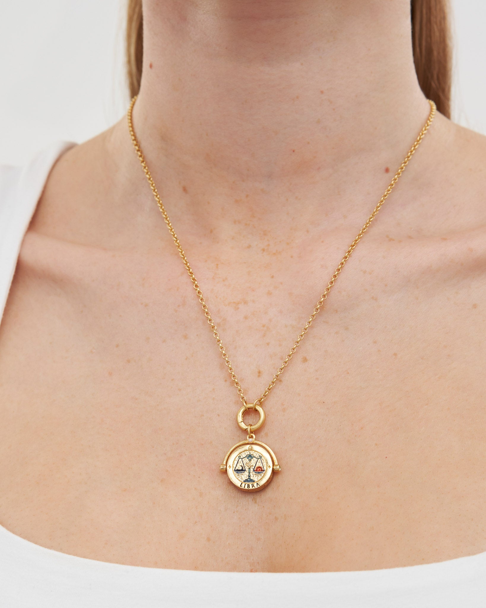 fable-england-jewellery-libra-spinner-kette-waage-gold image 2