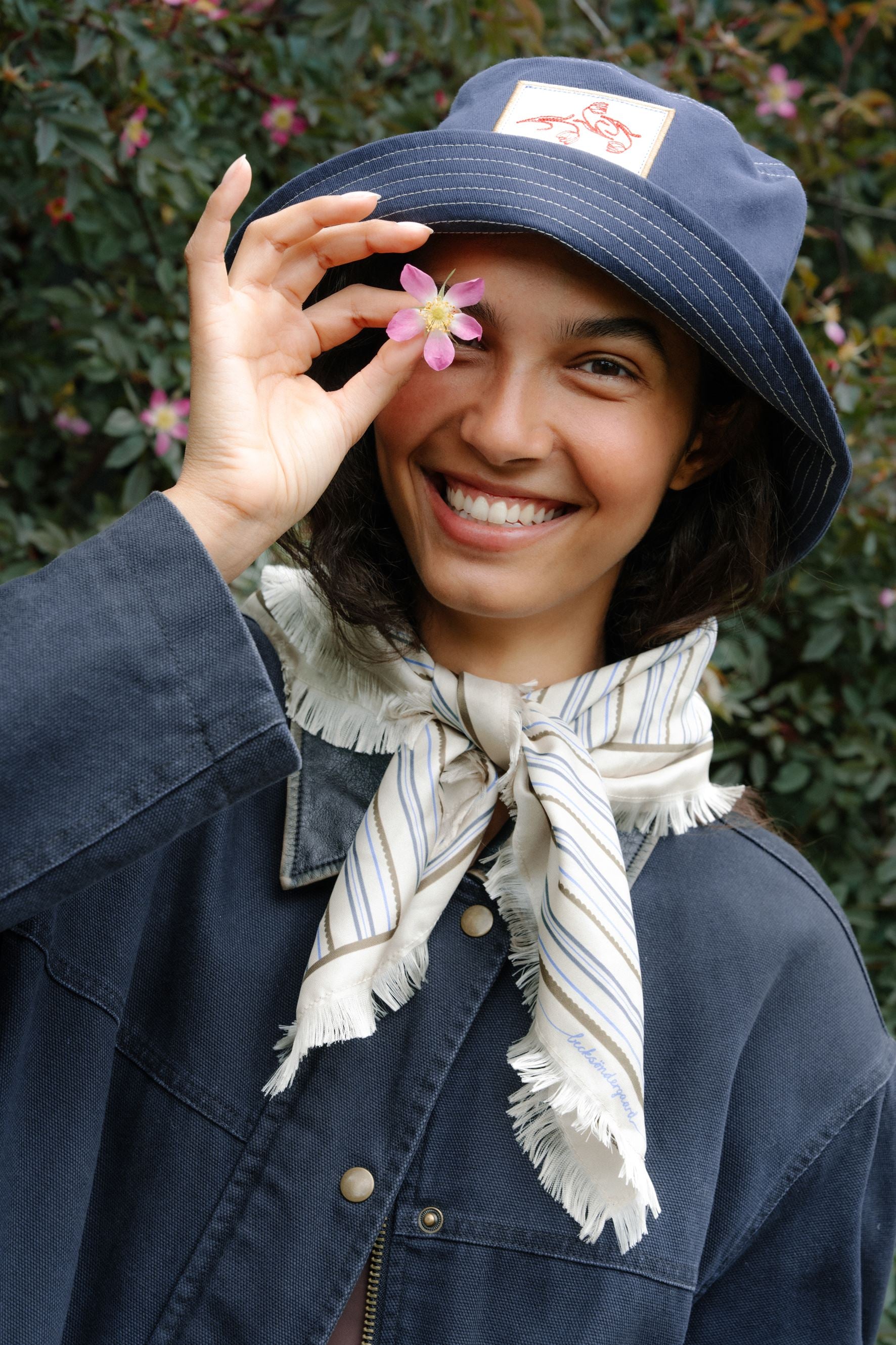 becks-ndergaard-canvas-bucket-hat-navy-blue-baumwolle image 2
