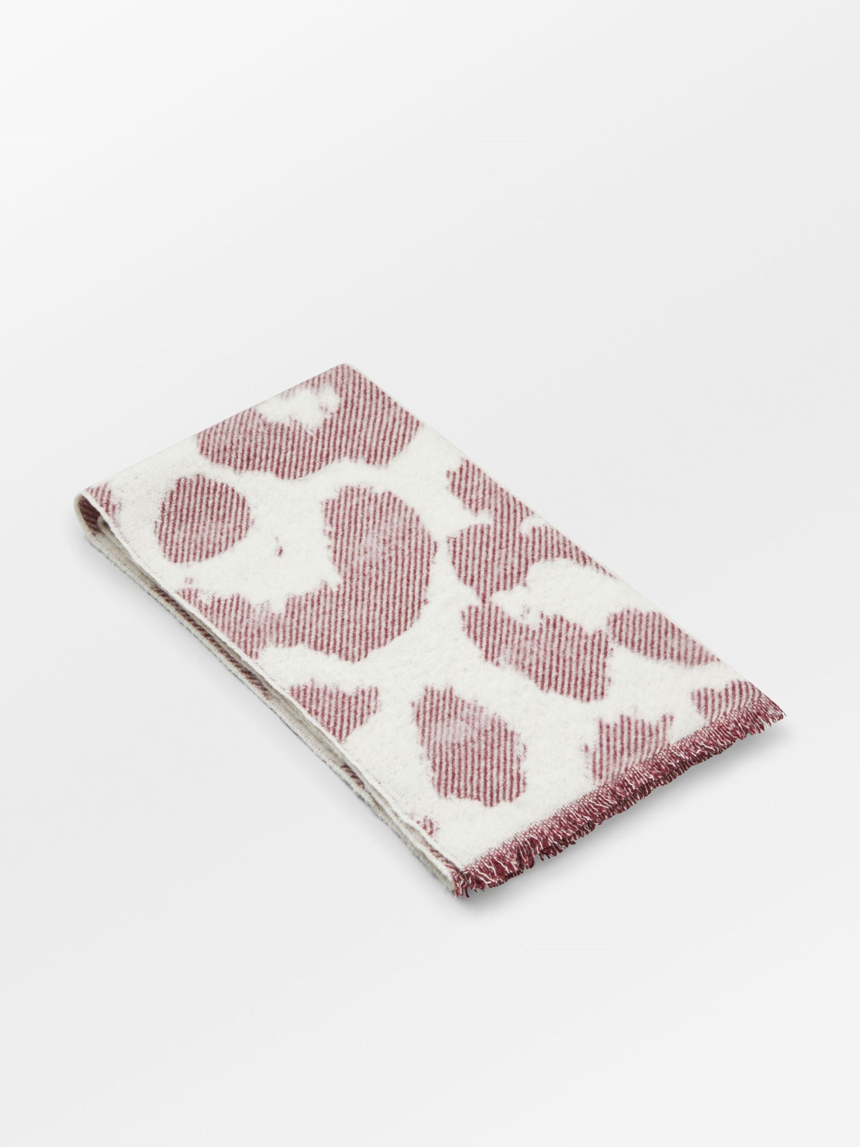 becks-ndergaard-graphileola-wollschal-fig-red-leo-26x210 image 3