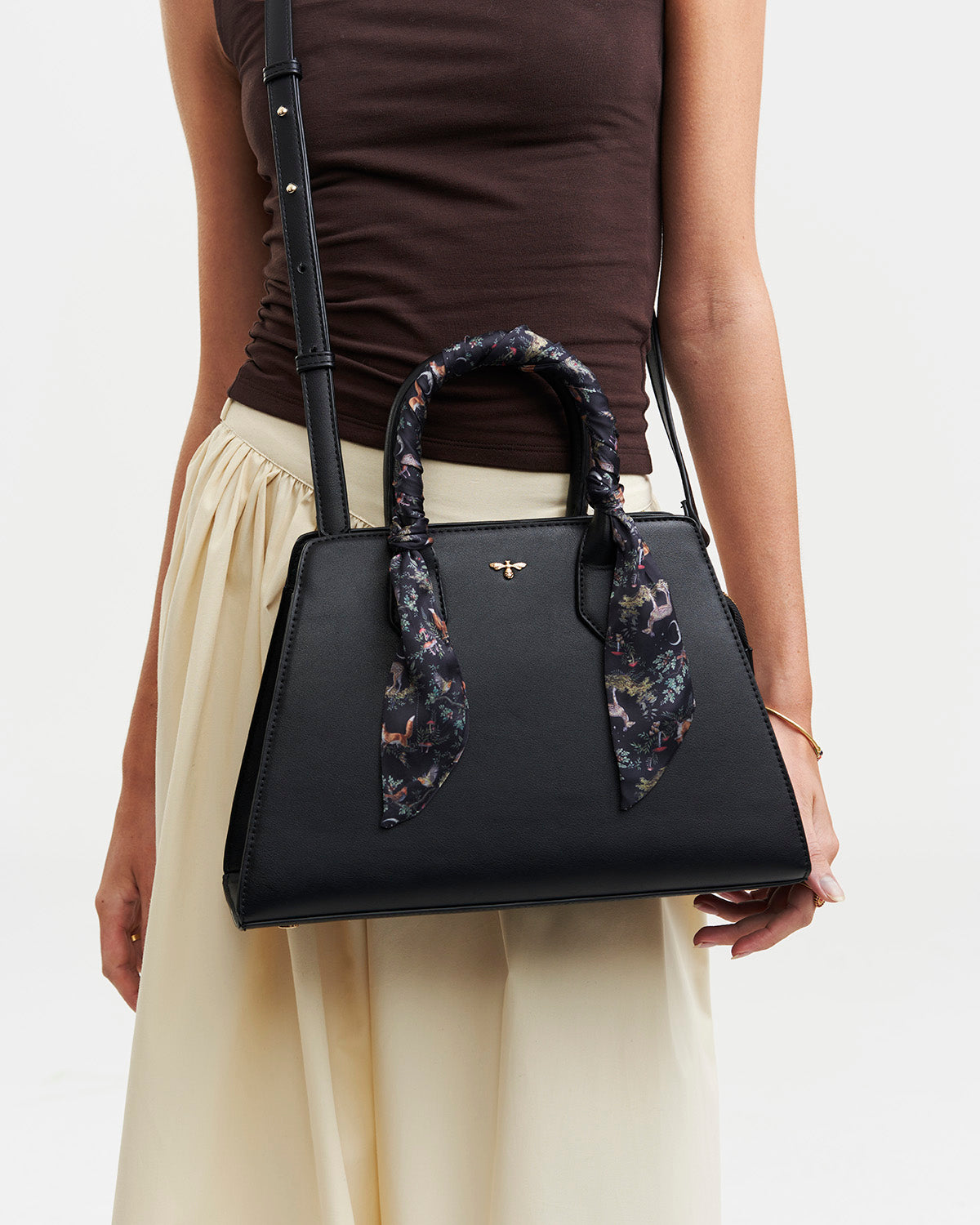 fable-england-grace-structured-tote-tasche-schwarz image 2