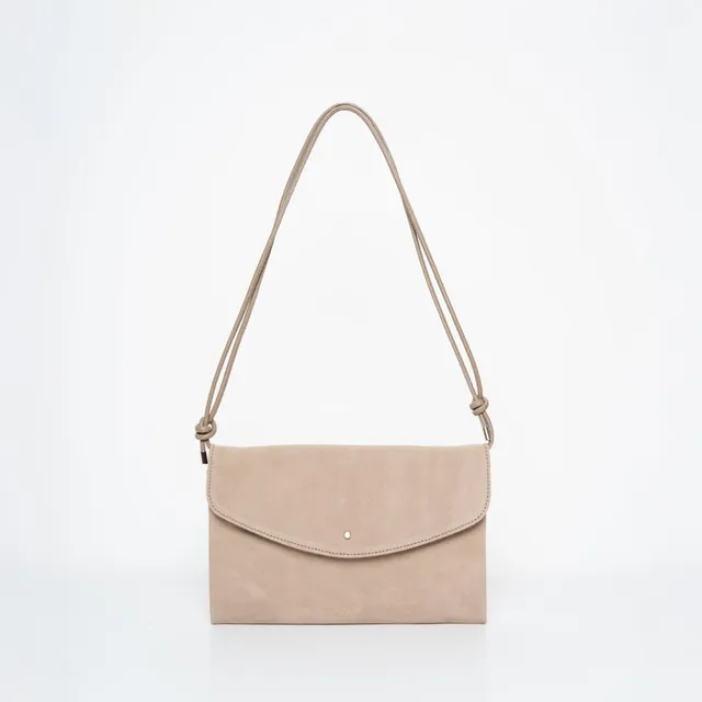 ann-kurz-cute-clutch-umh-ngetasche-wildleder-karamell image 1