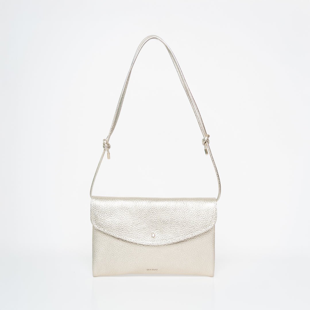 ann-kurz-cute-clutch-tasche-metallic-champagner-leder image 1