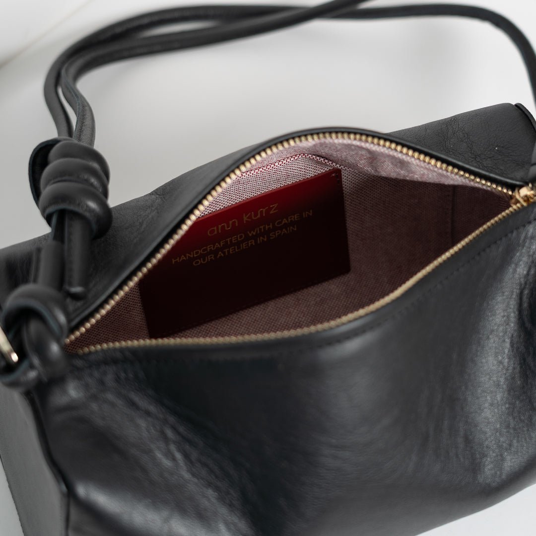 ann-kurz-long-square-schultertasche-nappa-schwarz-umh-nge image 2