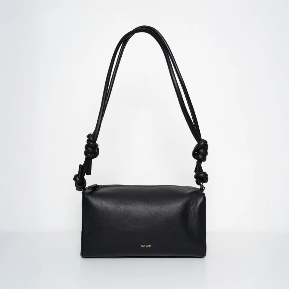 ann-kurz-long-square-schultertasche-nappa-schwarz-umh-nge image 1