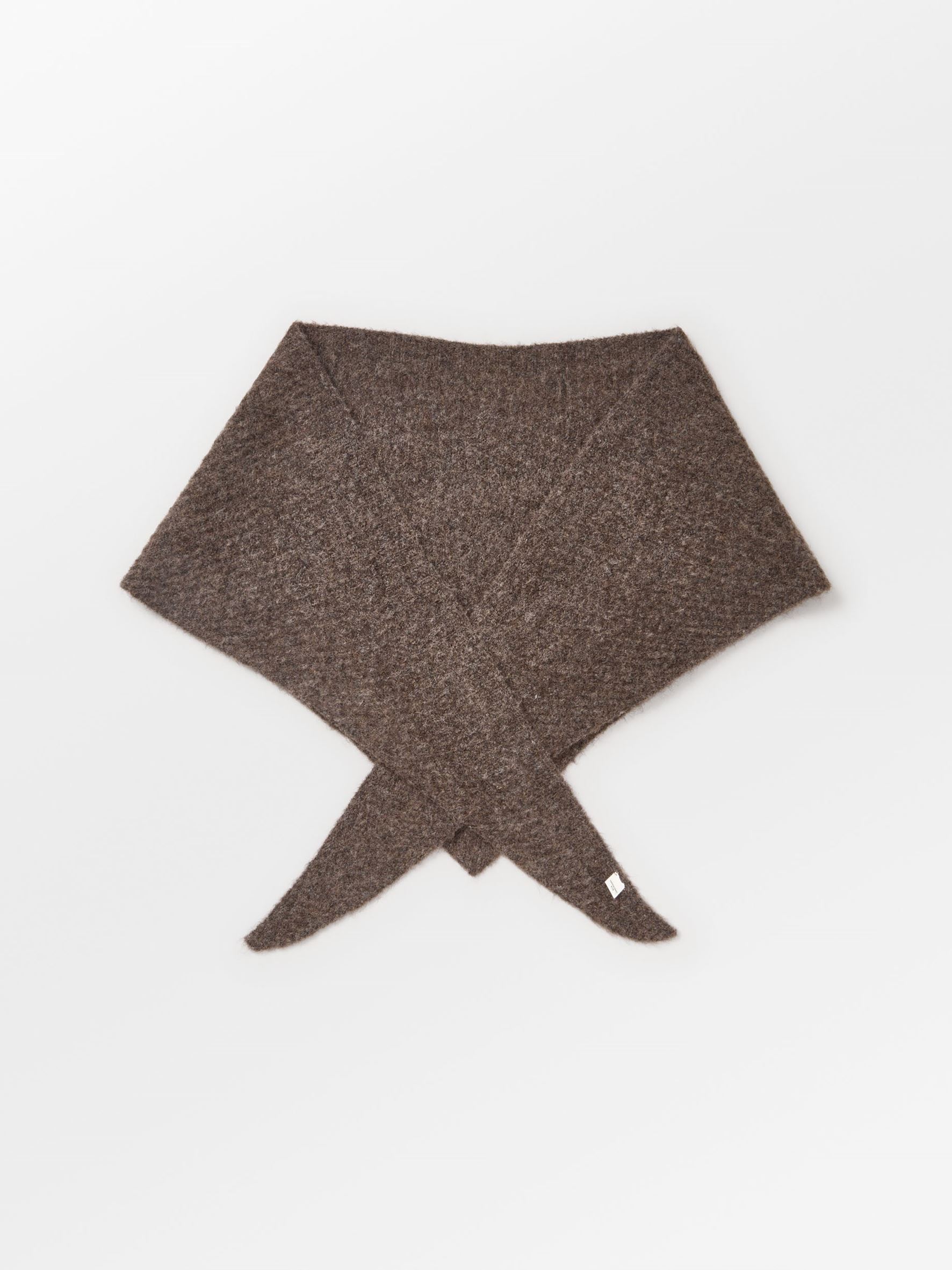 becks-ndergaard-alpaca-wool-triangle-schal-hot-fudge-160x55 image 1