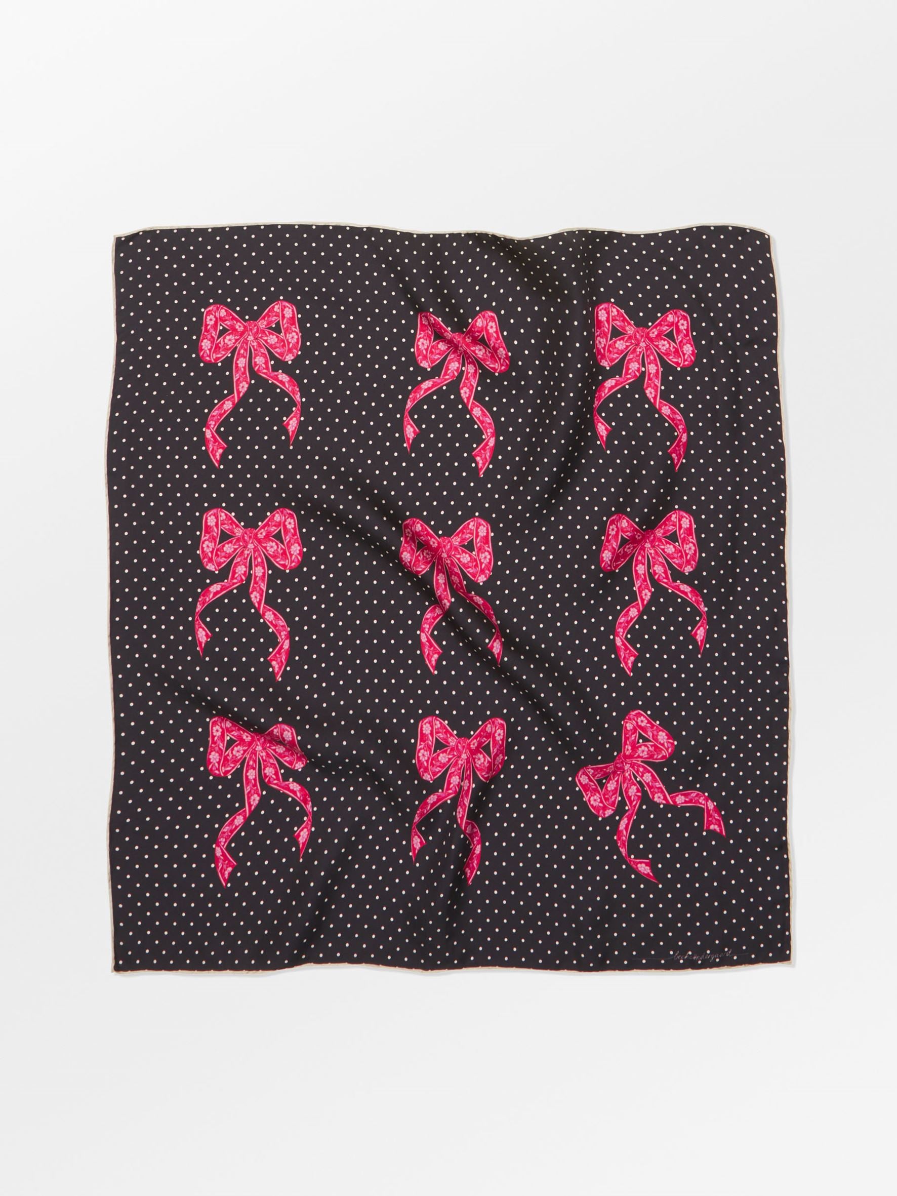 becks-ndergaard-rubanapois-sia-seidenschal-schwarz-65x65 image 1