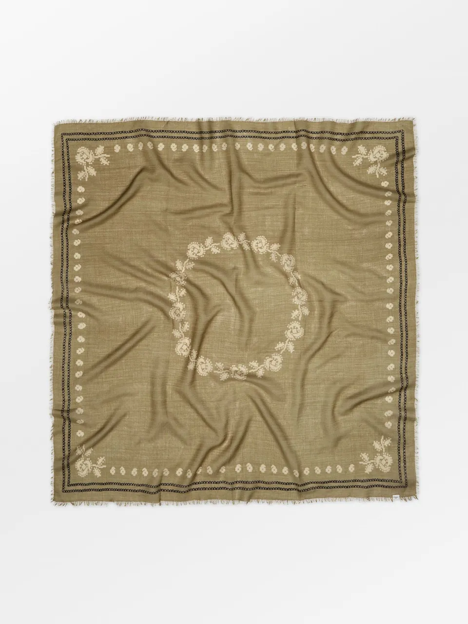 becks-ndergaard-bloom-siw-tuch-110x110-wolle-seide-braun image 1