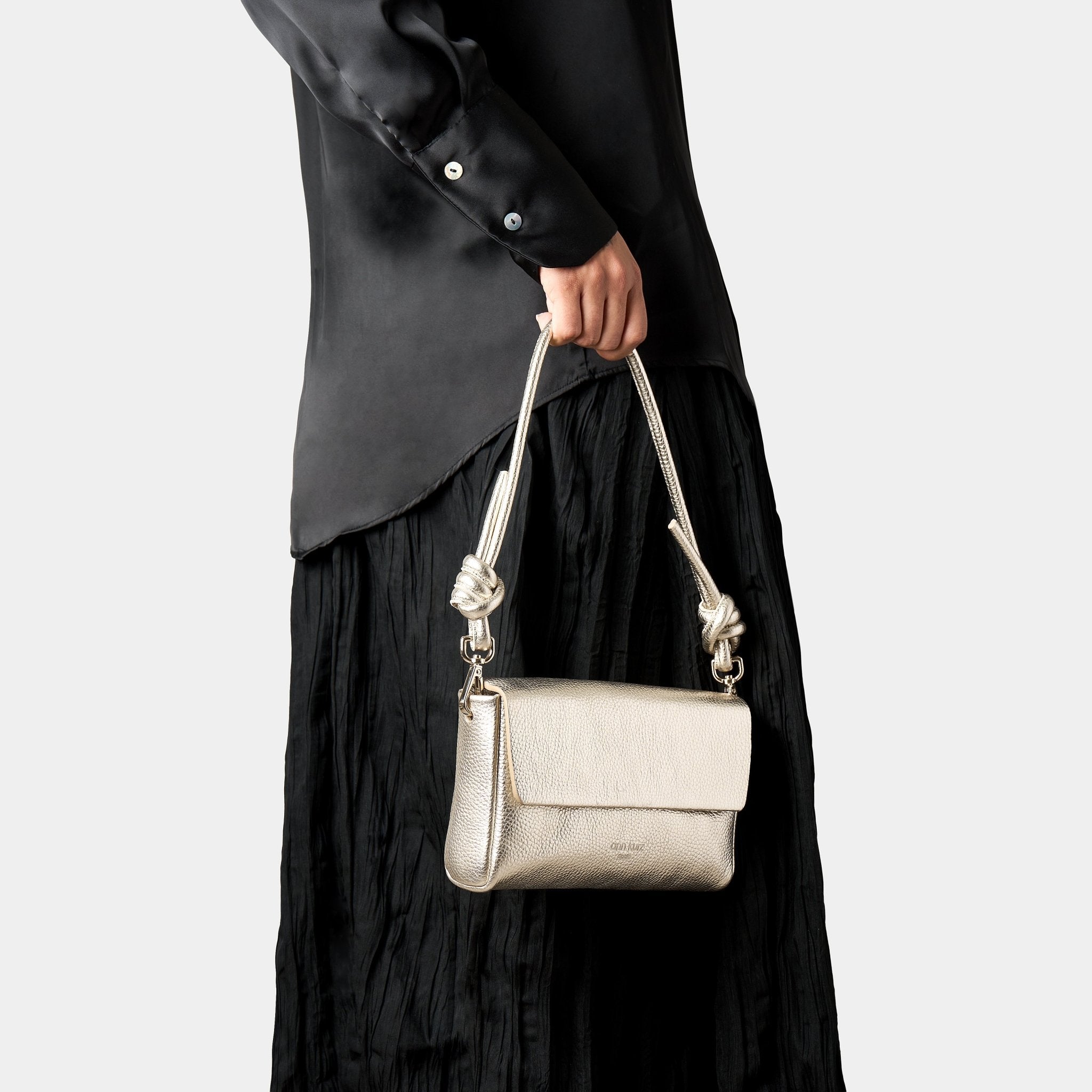 ann-kurz-strap-extra-pack-large-taschenriemen-metallic-champagne image 3