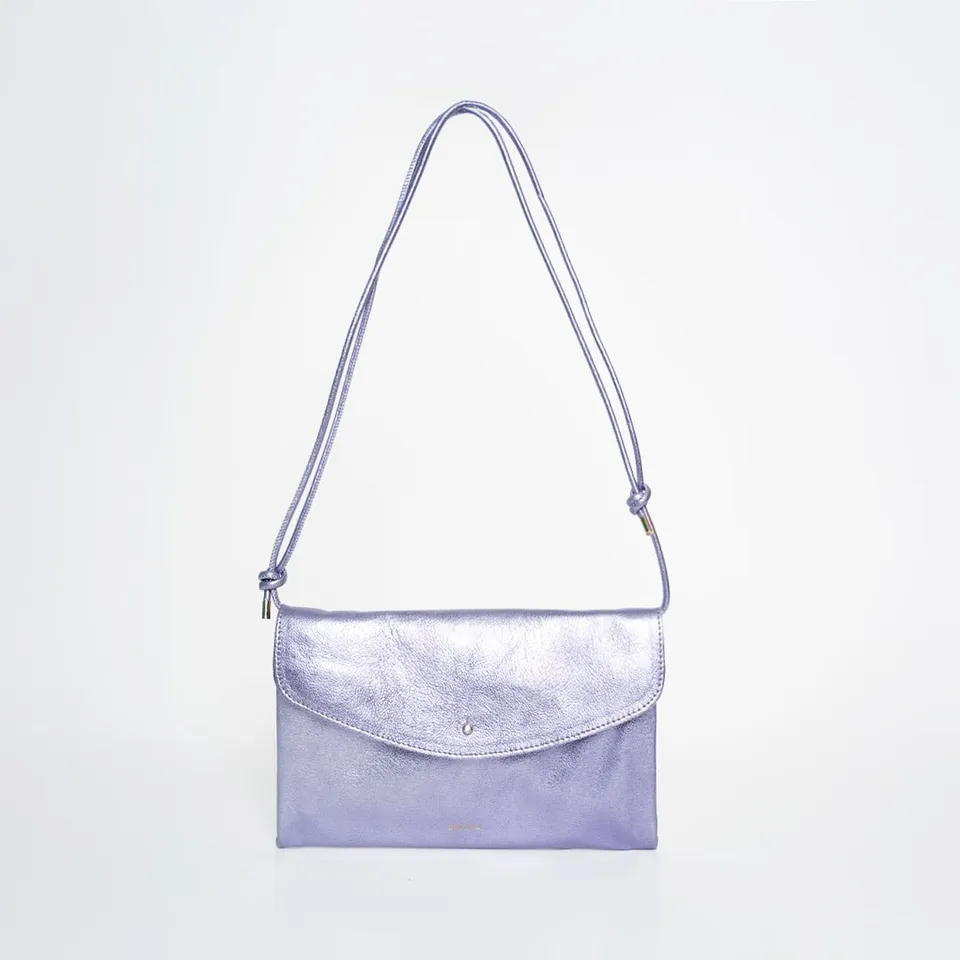 ann-kurz-cute-clutch-leder-metallic-lavanta-crossbody image 1
