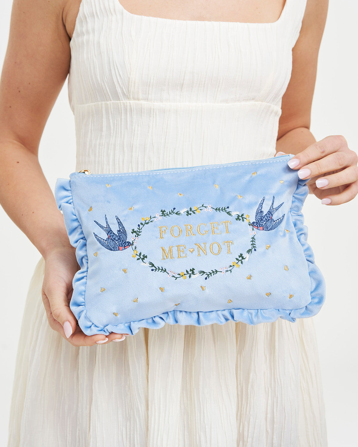 fable-england-forget-me-not-pouch-samt-blau-bestickt image 2